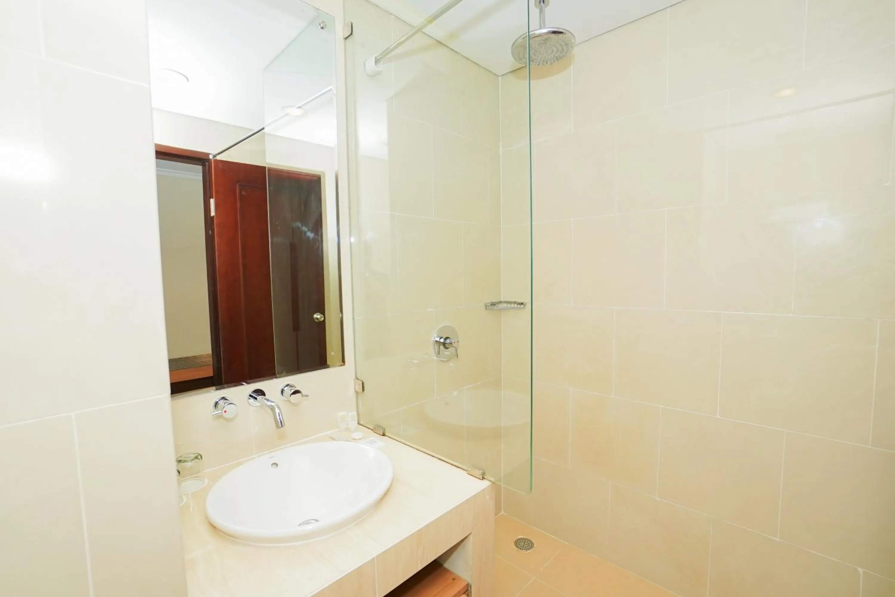 Shower in BRITS HOTEL PANGKALAN BUN