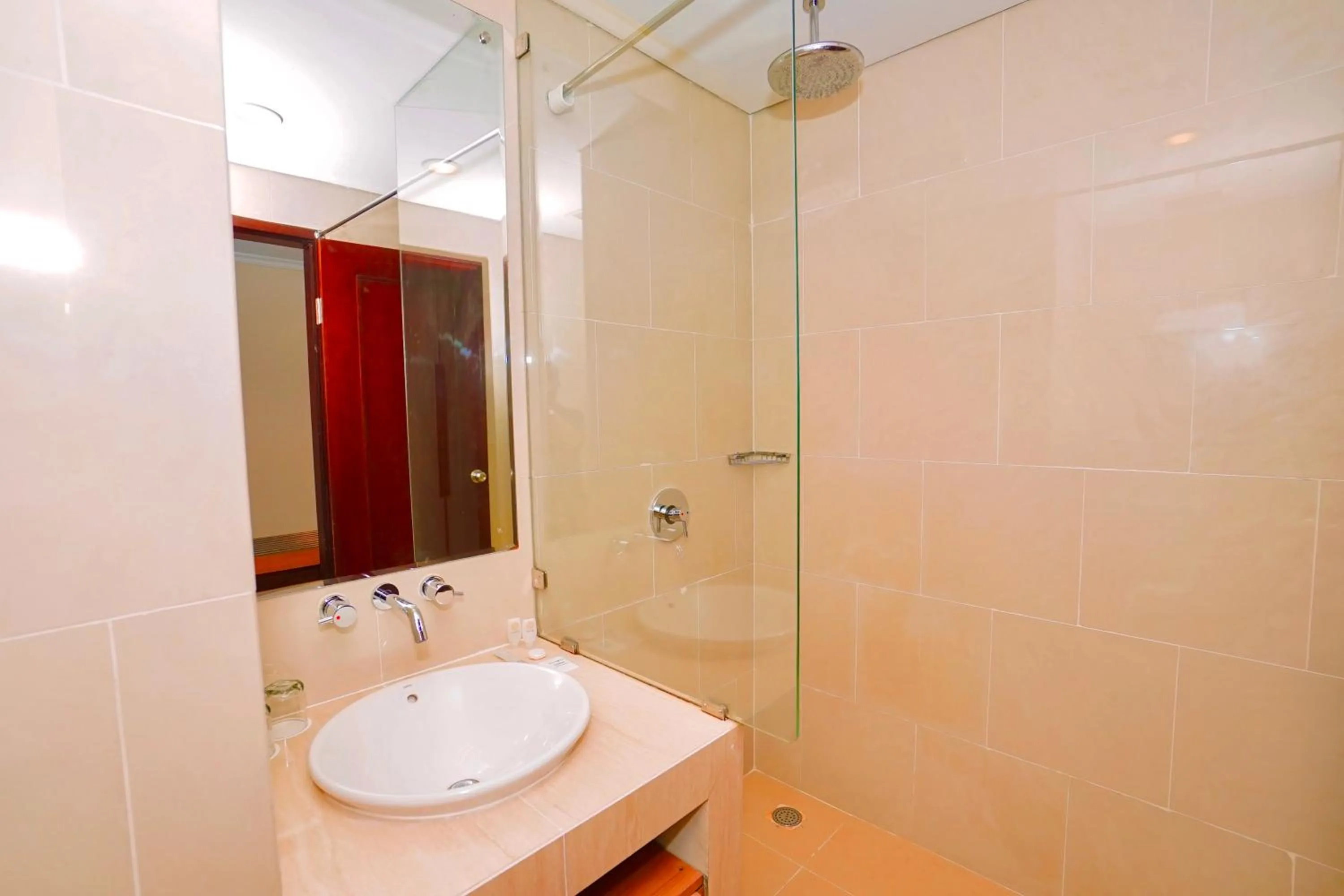 Shower in BRITS HOTEL PANGKALAN BUN