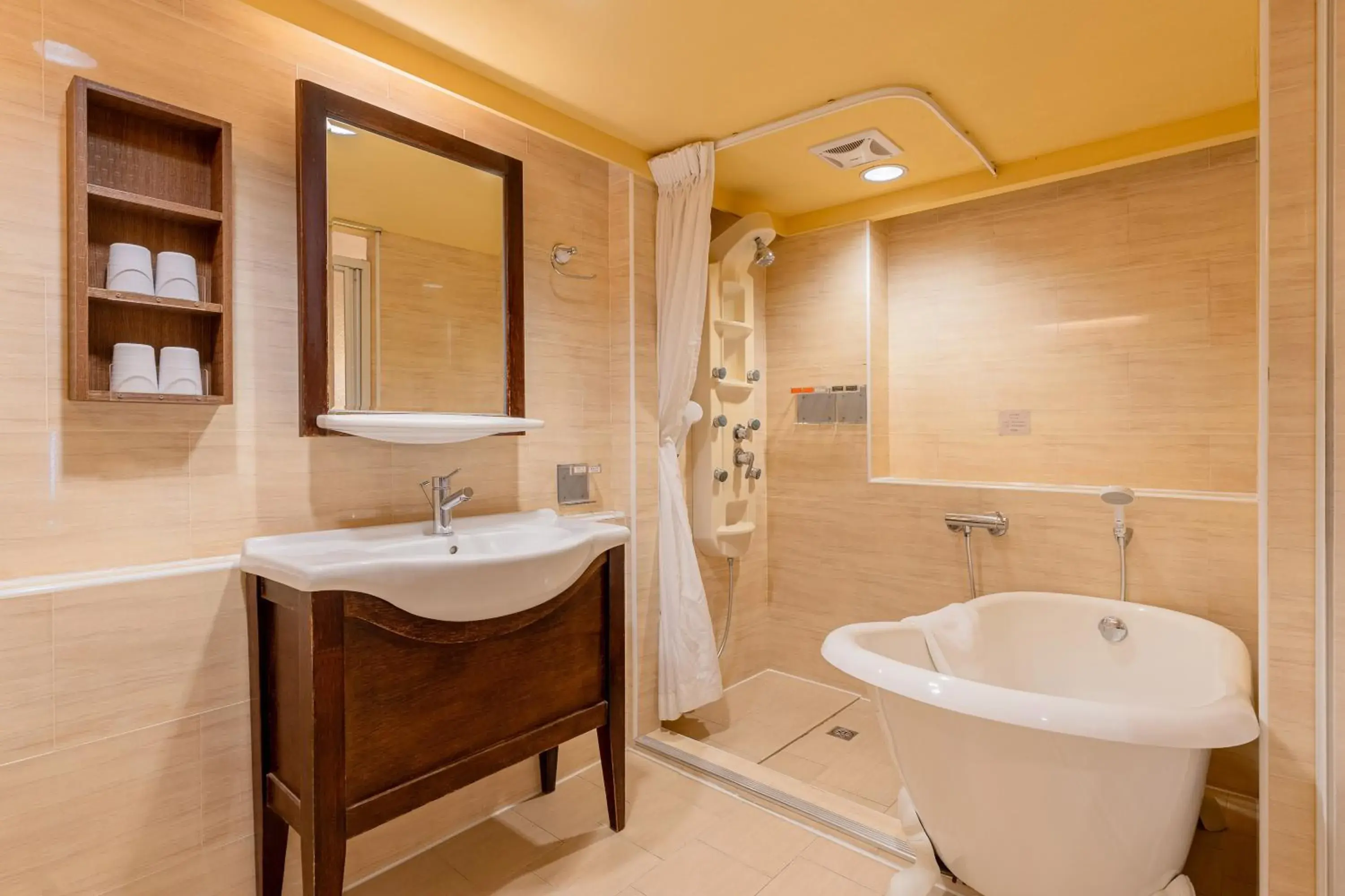 Photo of the whole room in Guide Hotel Kaohsiung Shinkuchan Photo of the whole room in Guide Hotel Kaohsiung Shinkuchan