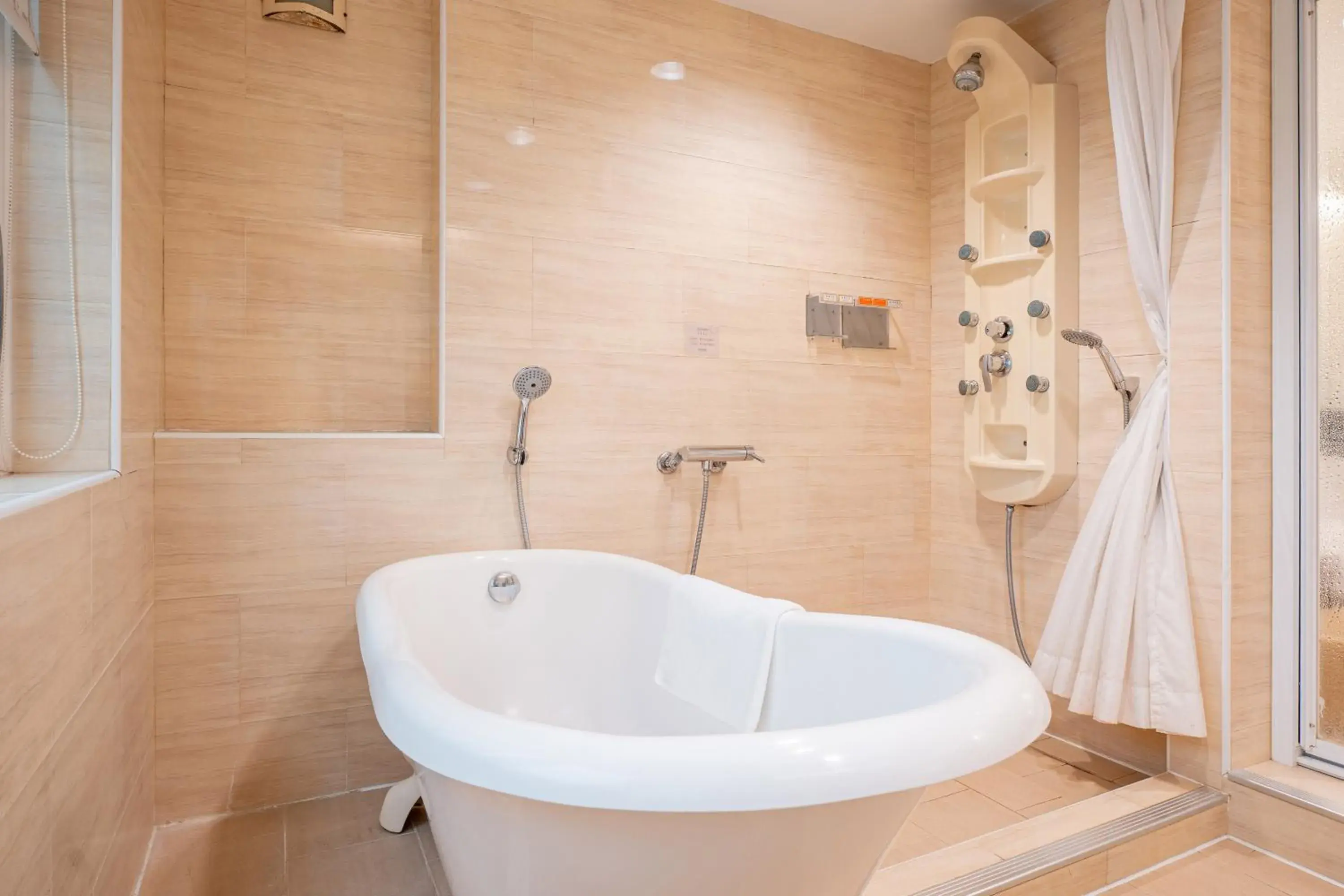 Bath in Guide Hotel Kaohsiung Shinkuchan Bath in Guide Hotel Kaohsiung Shinkuchan