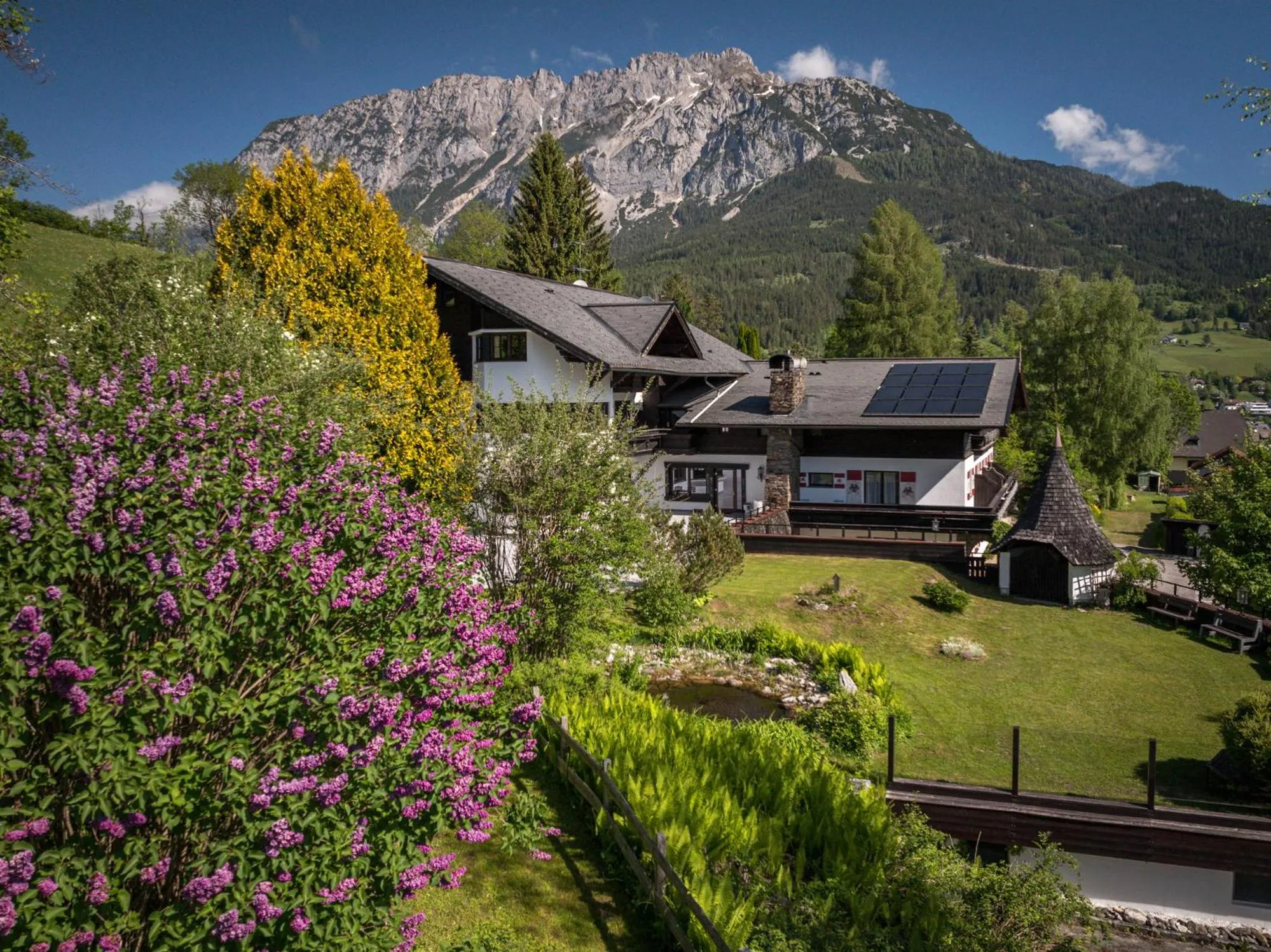 Property building in Landhaus St. Georg