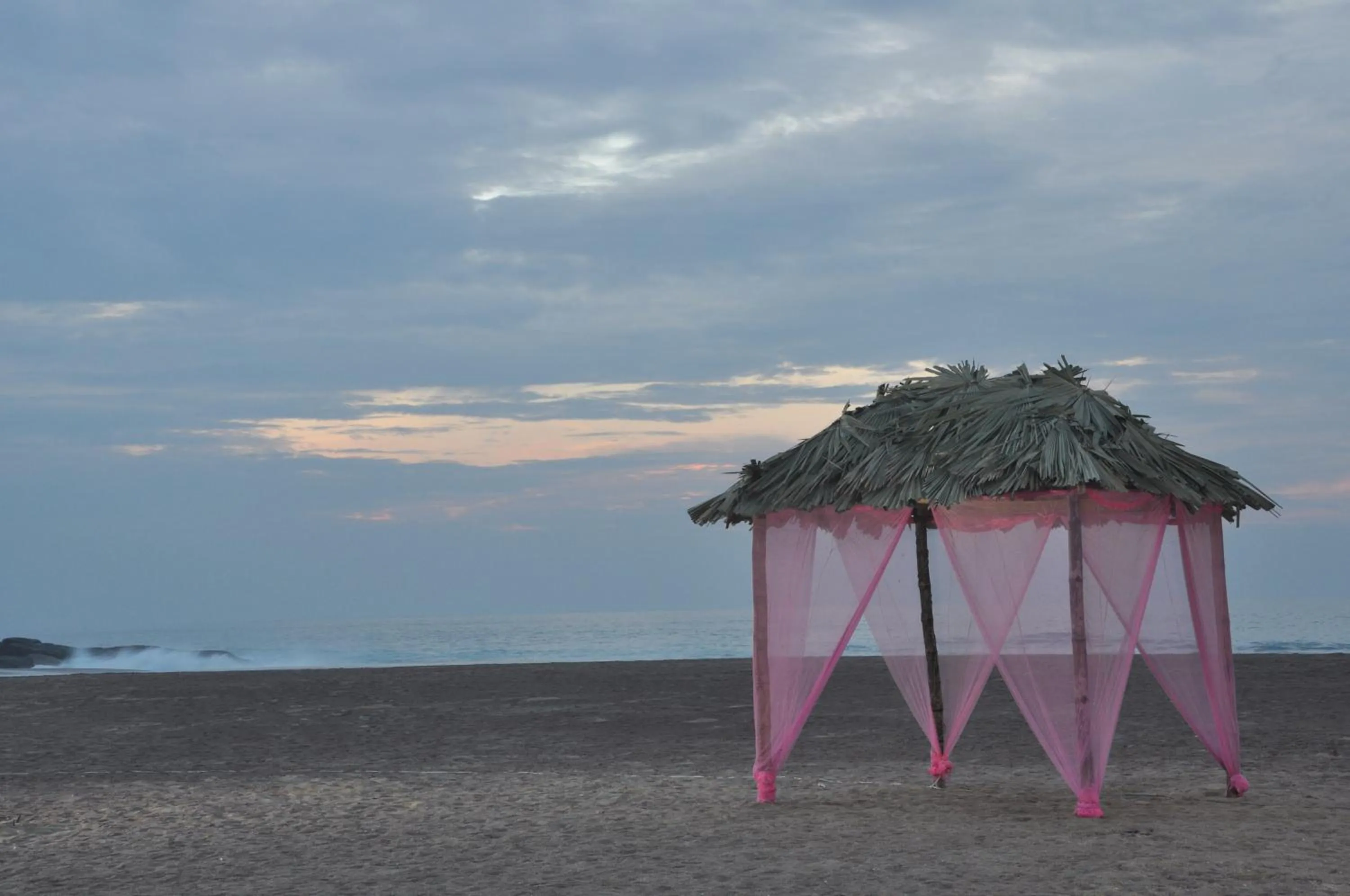 Beach in Laya Safari Resorts & Spa