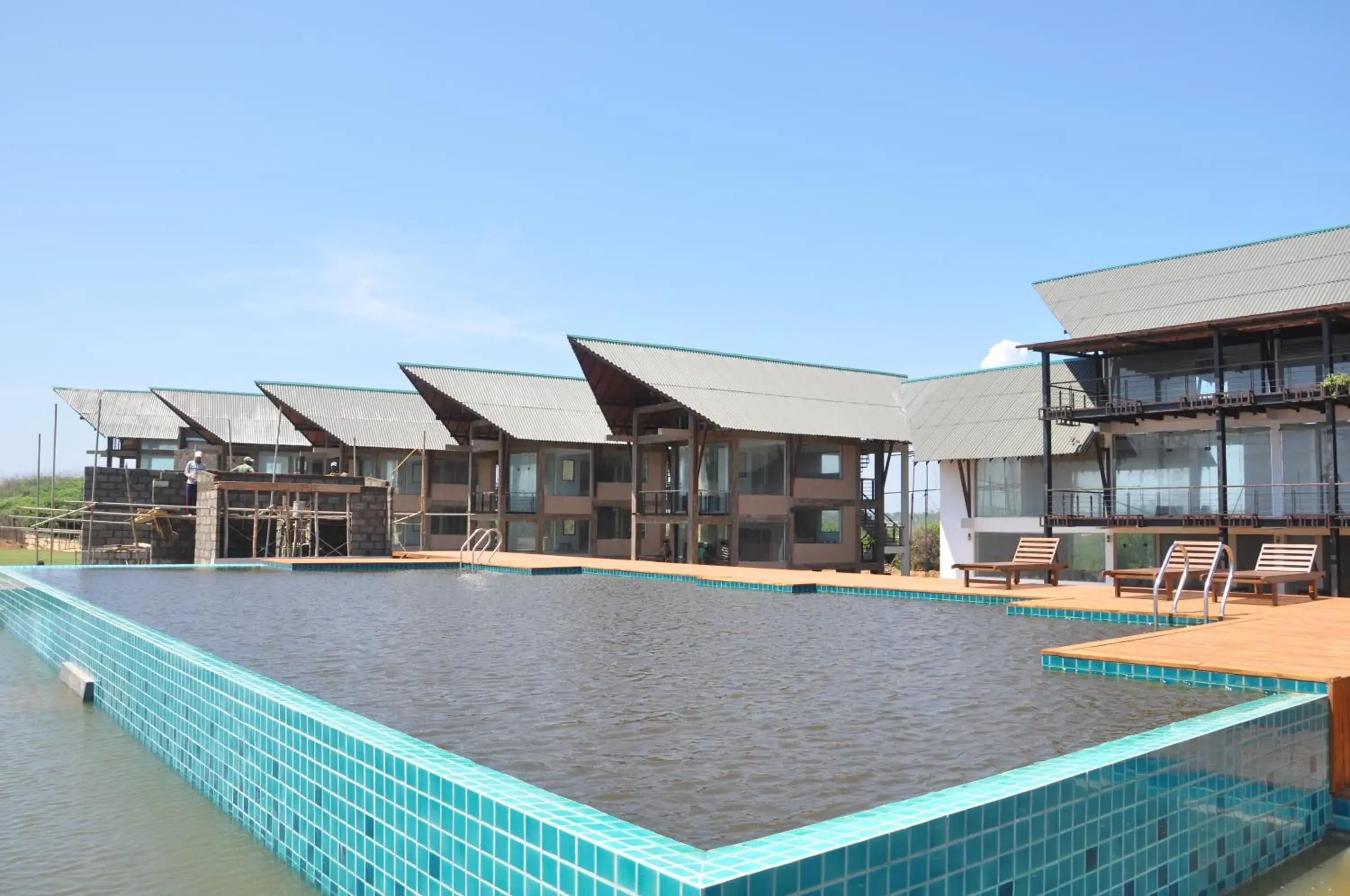 Swimming pool in Laya Safari Resorts & Spa Swimming pool in Laya Safari Resorts & Spa