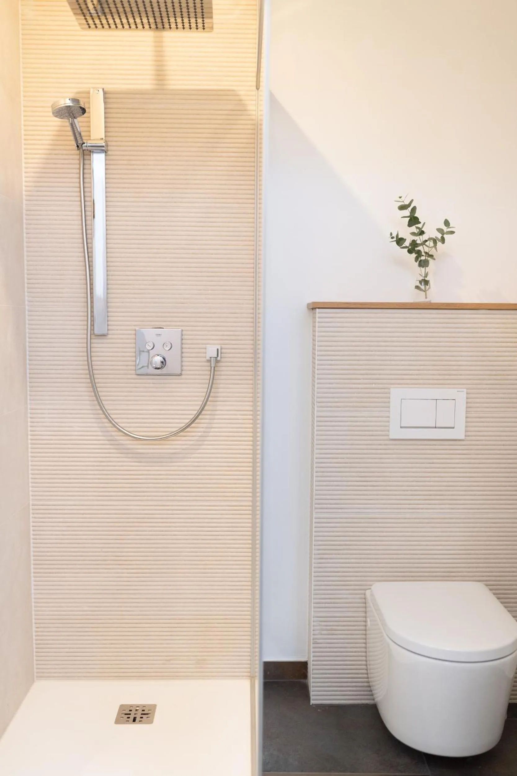 Shower in HOTEL MARIA