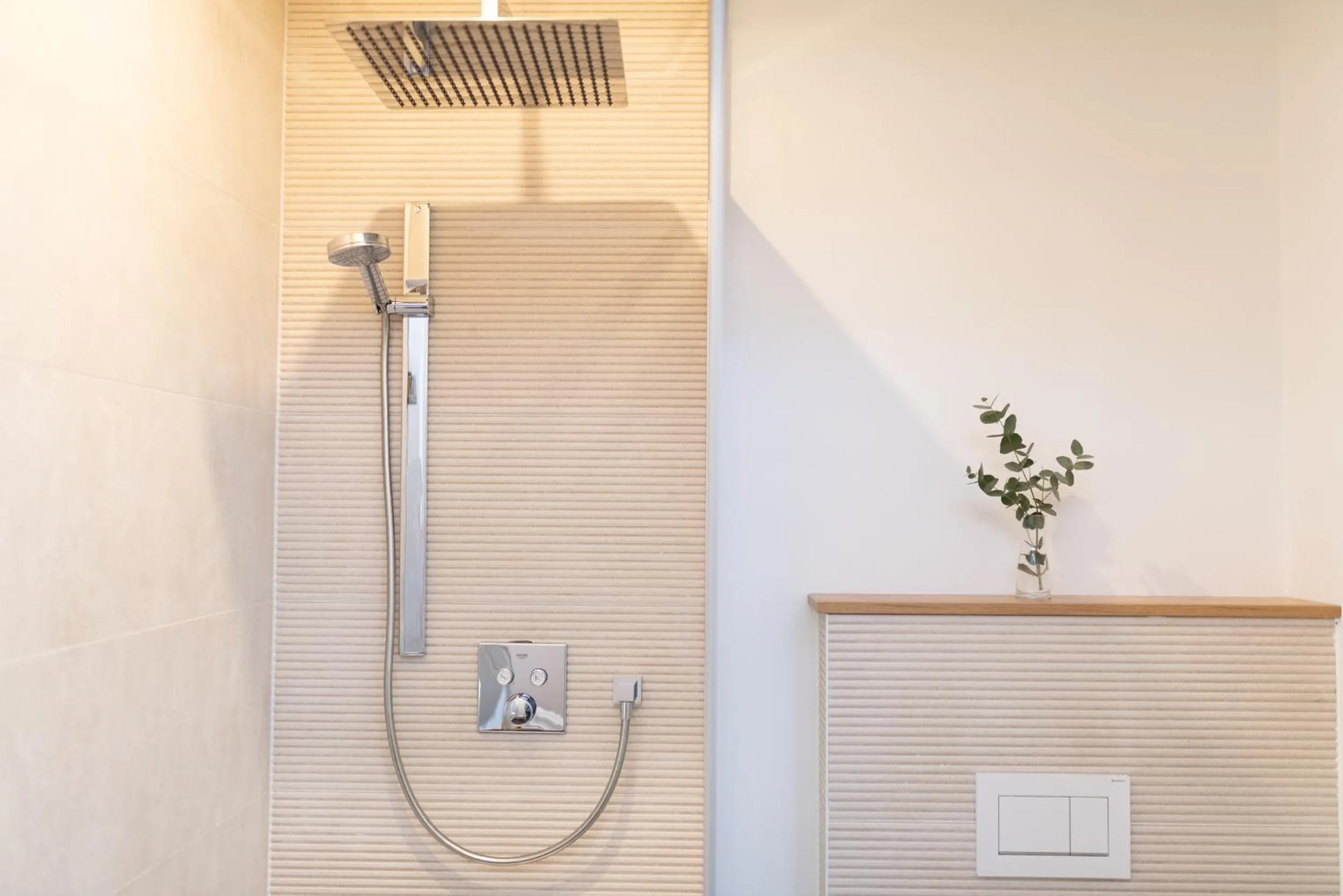 Shower in HOTEL MARIA