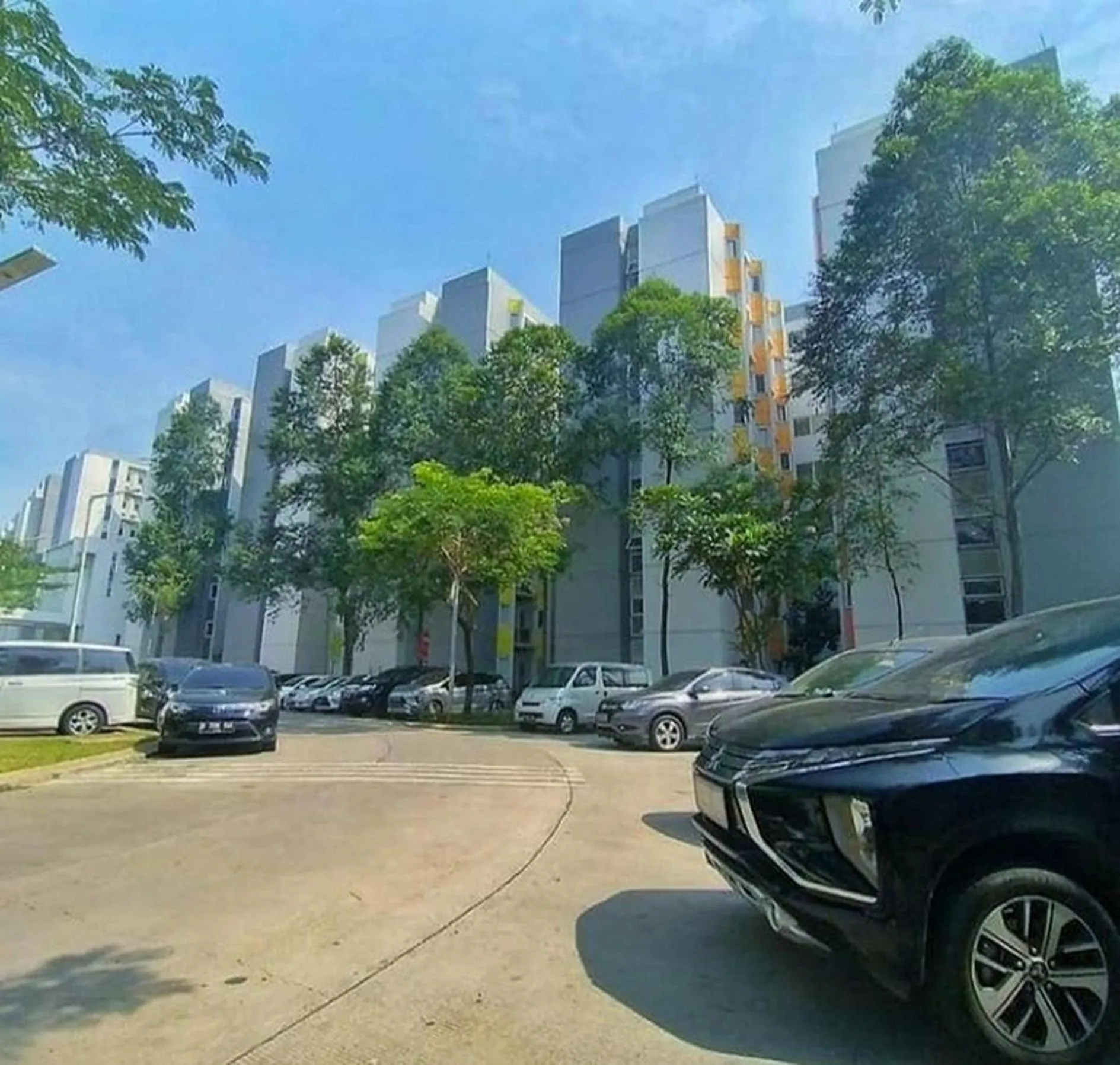 Day in Aesthetic Room