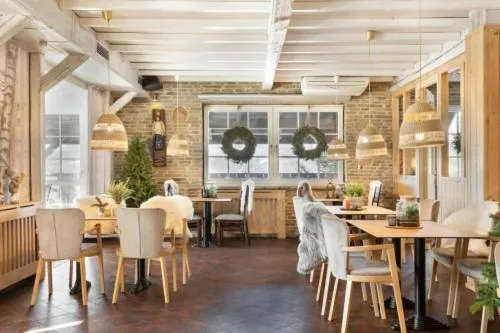 Restaurant/places to eat in Osrodek Wypoczynkowy Lesniczówka & Elias SPA
