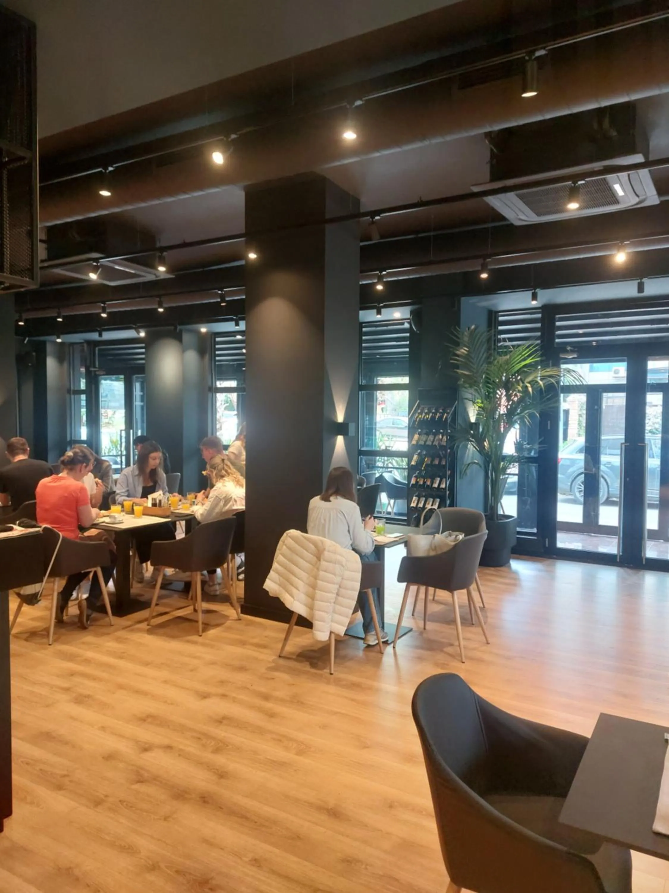 Restaurant/places to eat in Mulaj Hotel