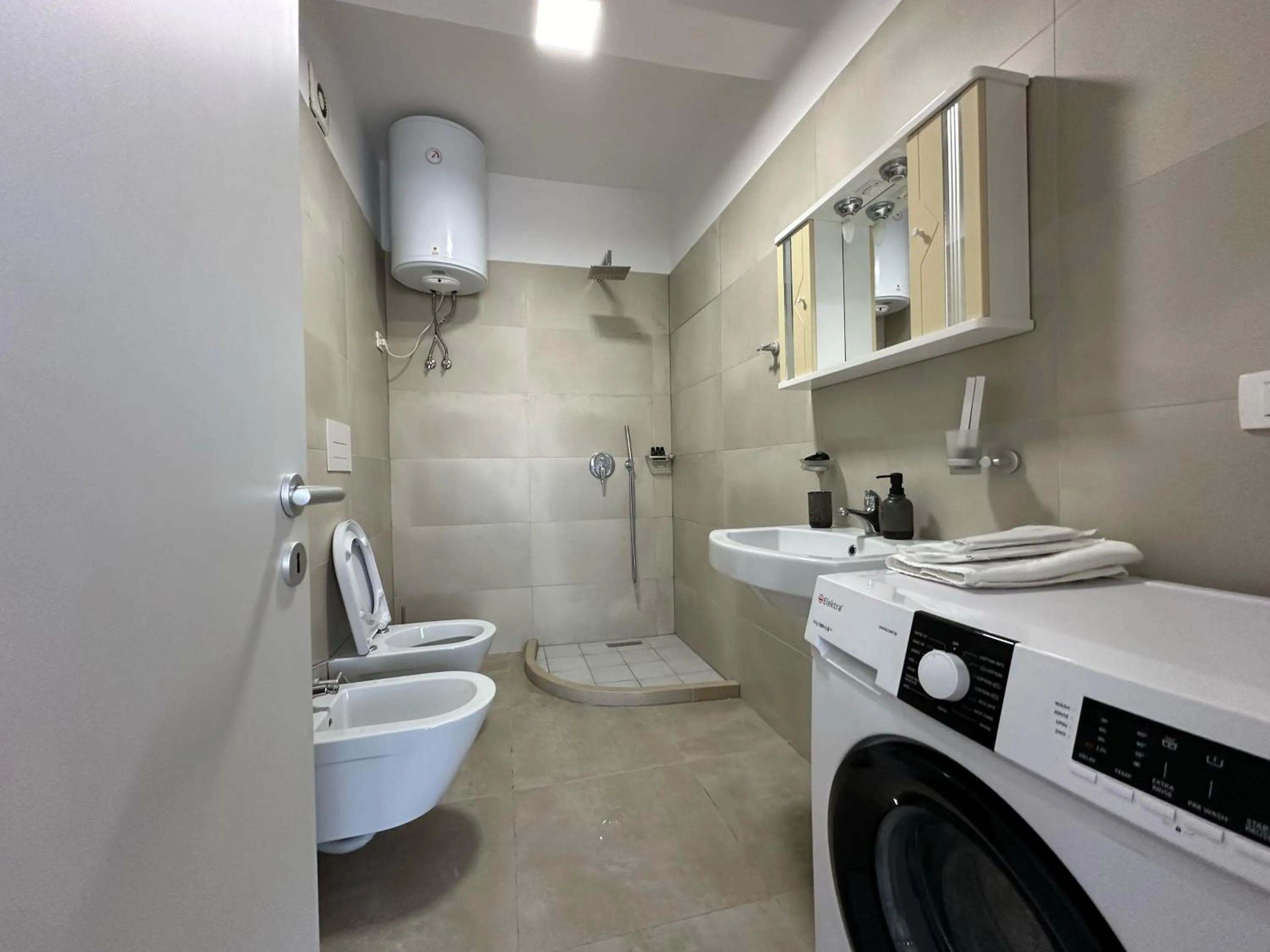 Toilet in Mulaj Hotel