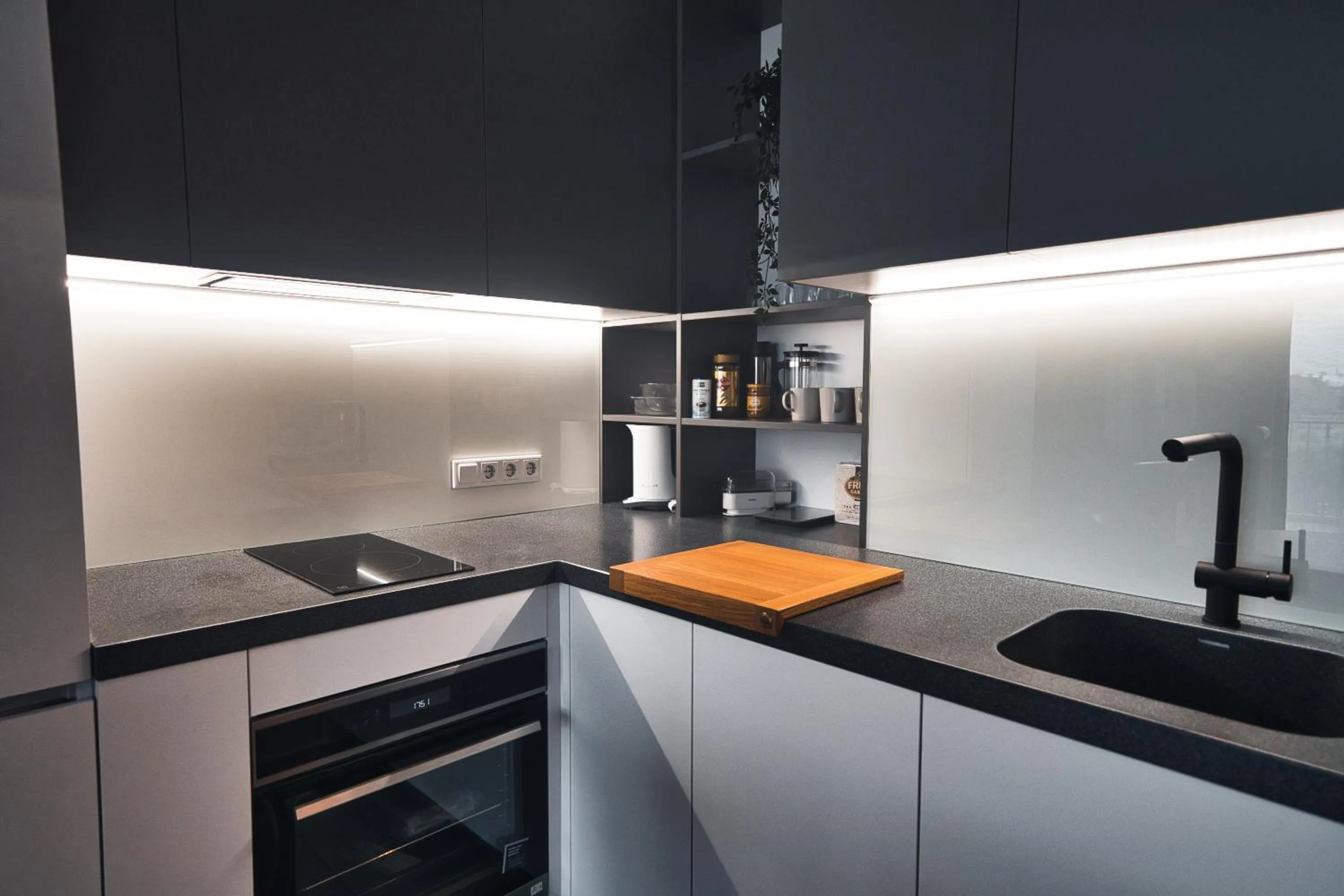 Scan QR code for apartment video tour - free parking, gym access, air conditioning, kitchen and more in central Riga