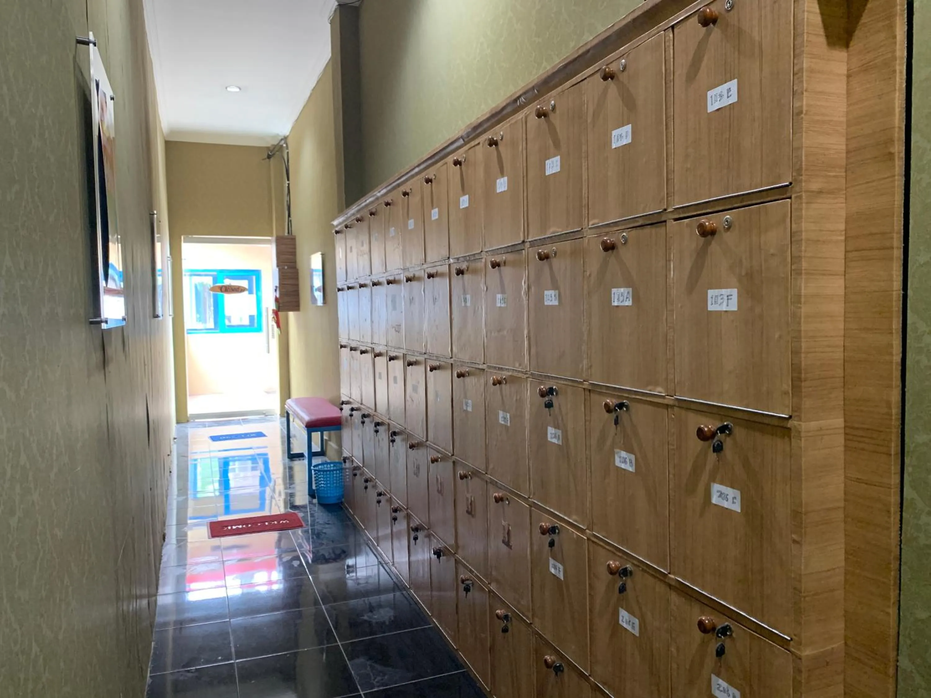 RedDoorz near Gembira Loka Zoo 3