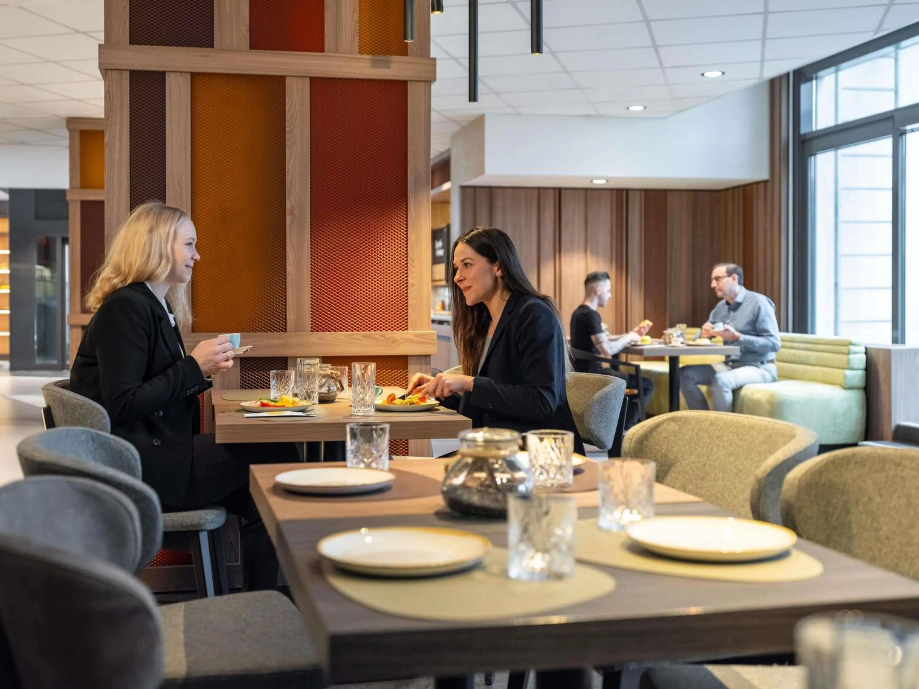 Breakfast in Novotel Suites Wien City Donau