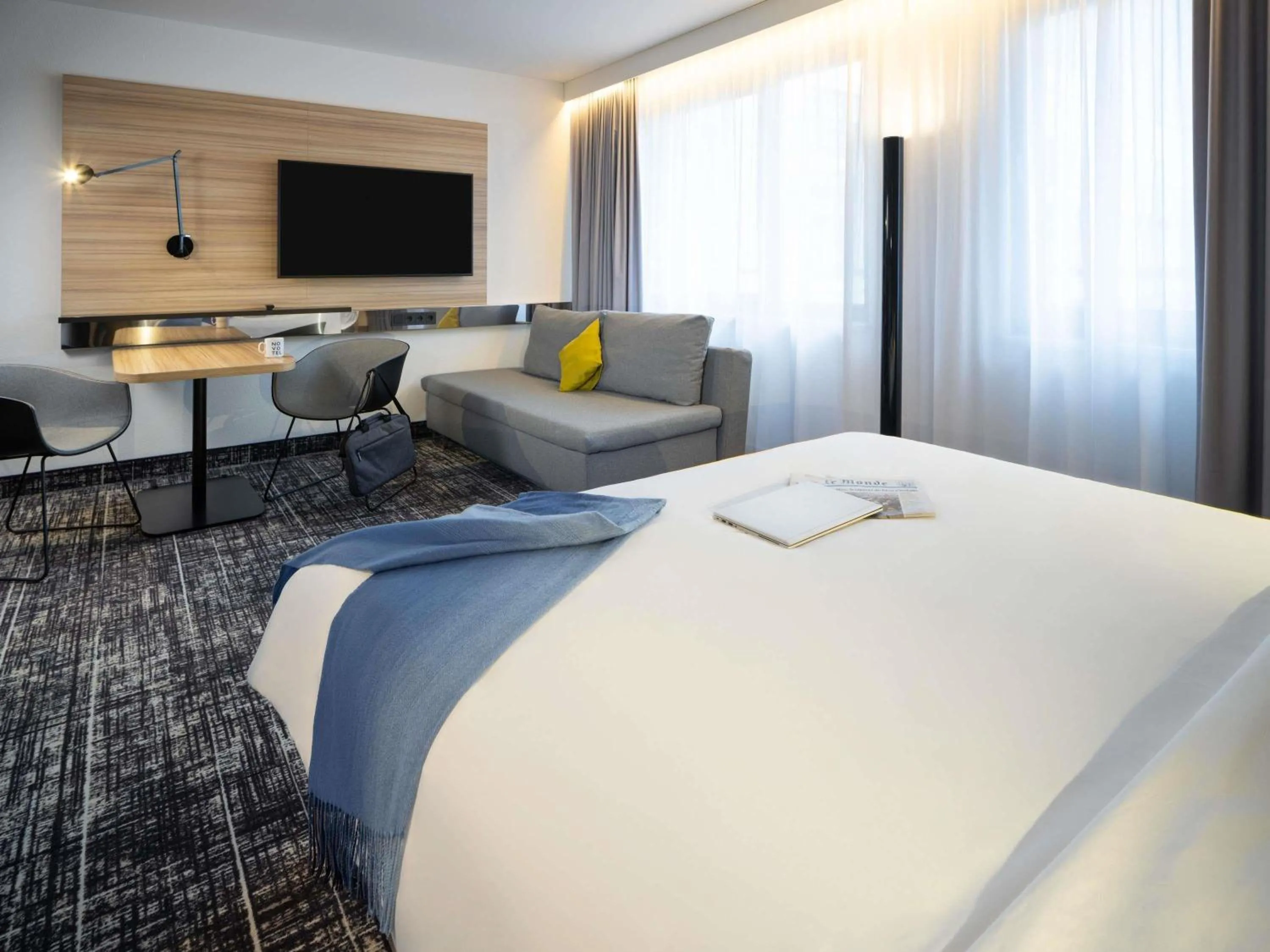Bedroom, Bed in Novotel Suites Wien City Donau