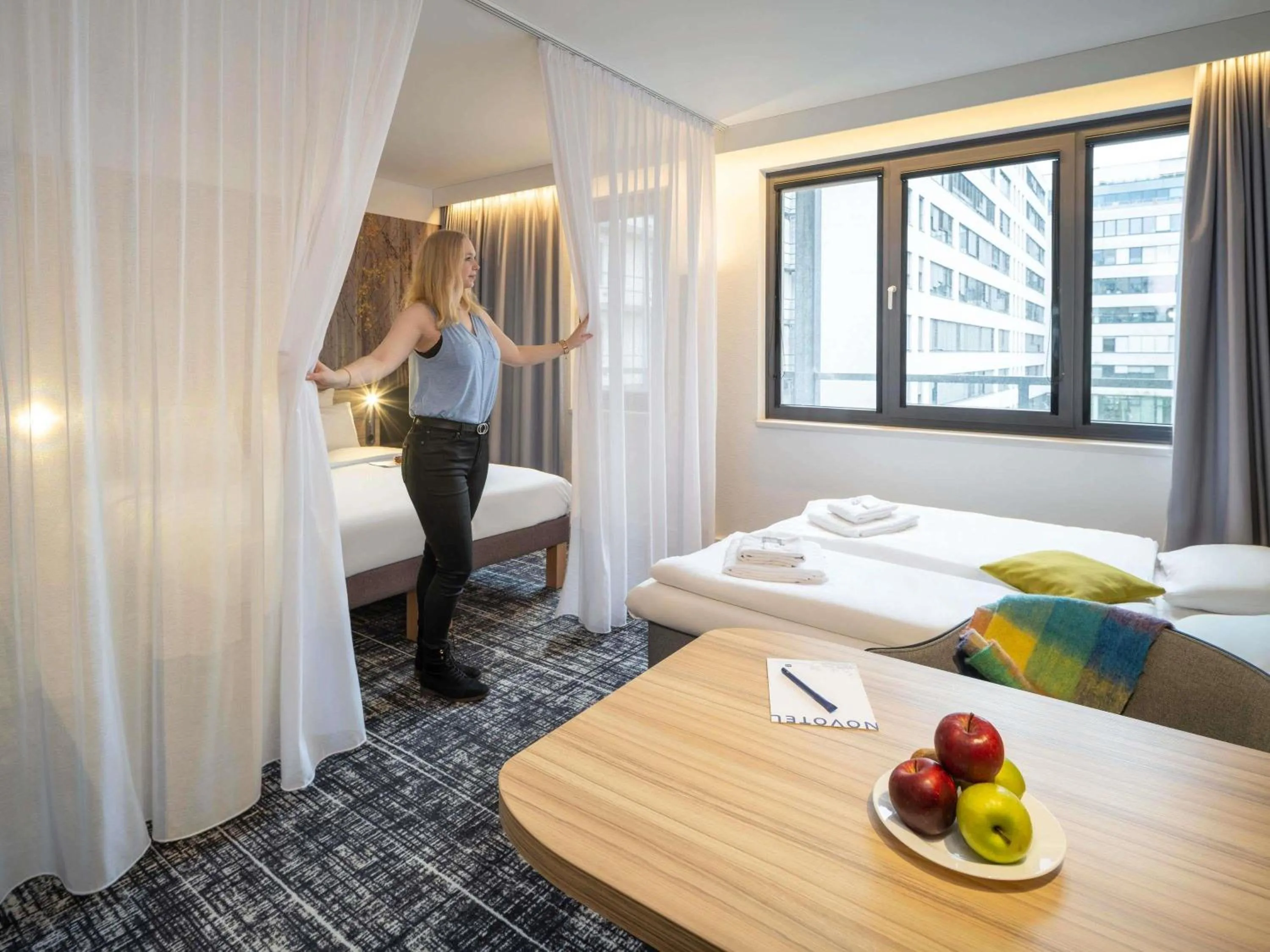 Bedroom, Bed in Novotel Suites Wien City Donau