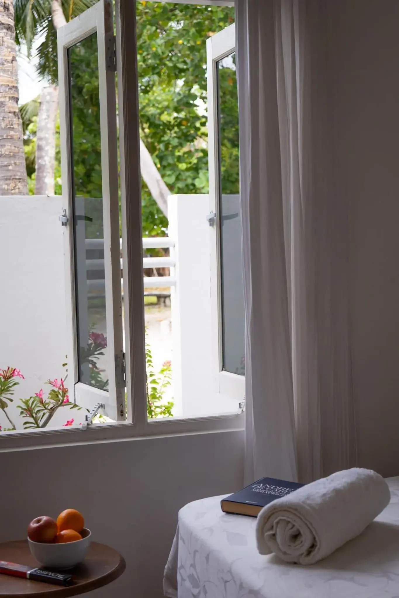 Bed in Vaali Maldives Island Escapes & Dive Bed in Vaali Maldives Island Escapes & Dive