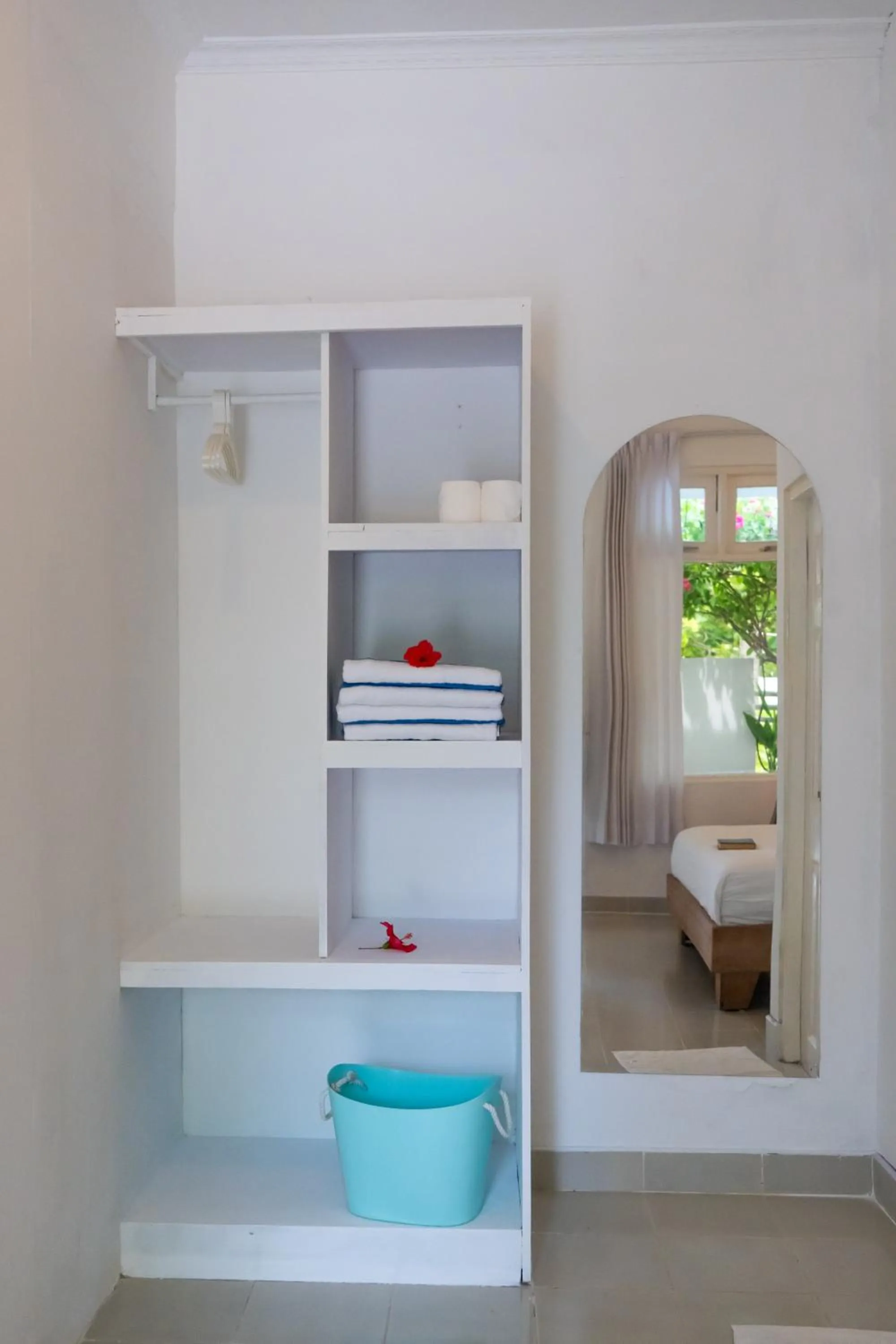 Bed in Vaali Maldives Island Escapes & Dive