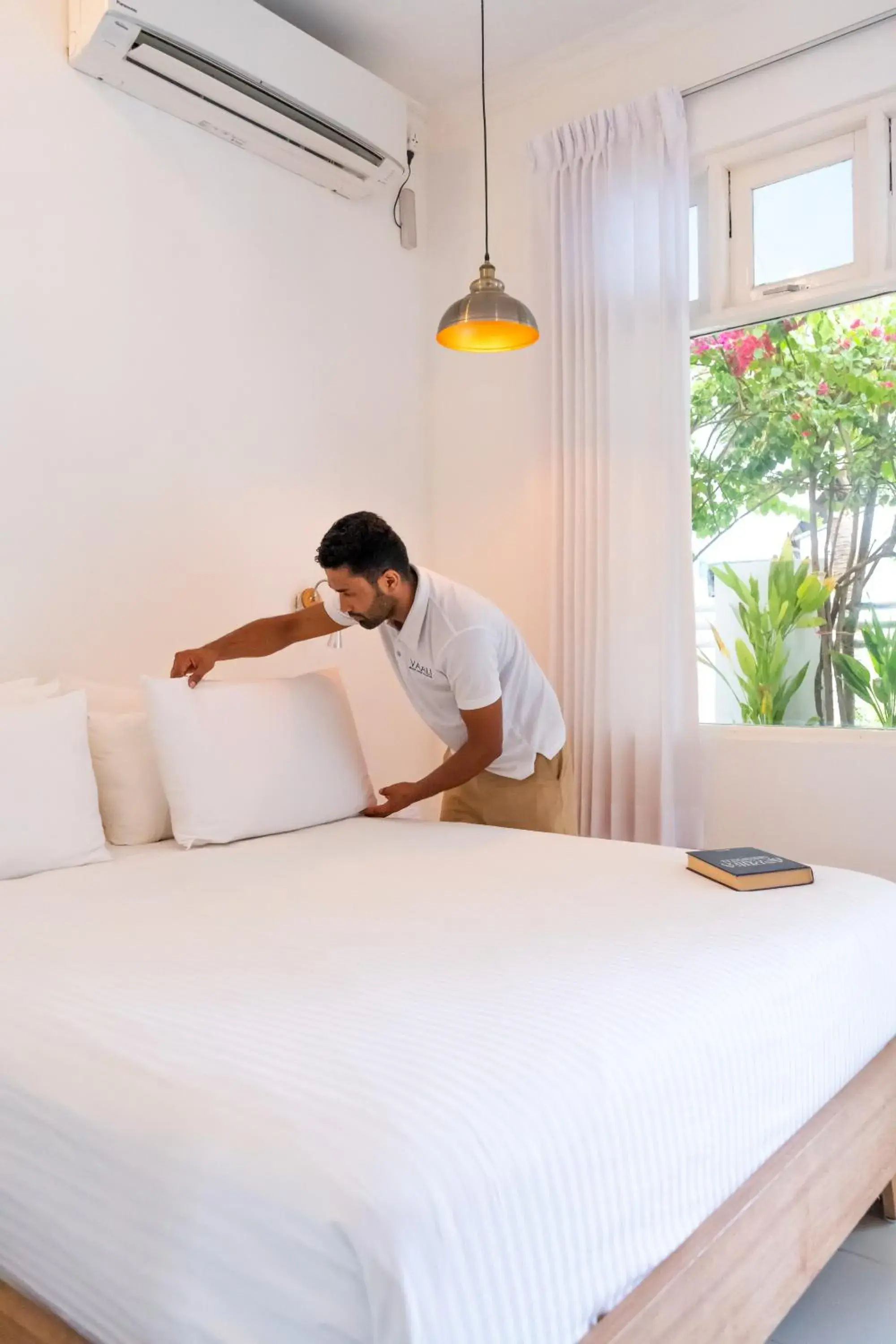 Bed in Vaali Maldives Island Escapes & Dive Bed in Vaali Maldives Island Escapes & Dive