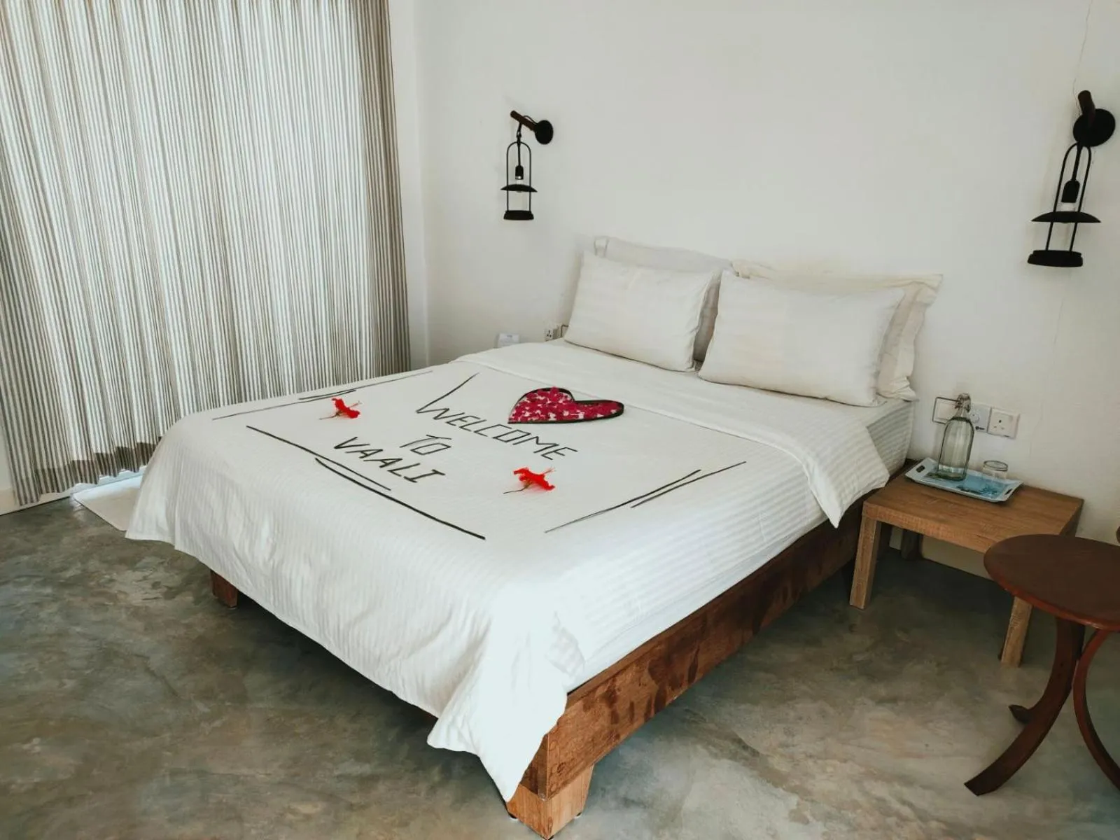Bed in Vaali Maldives Island Escapes & Dive