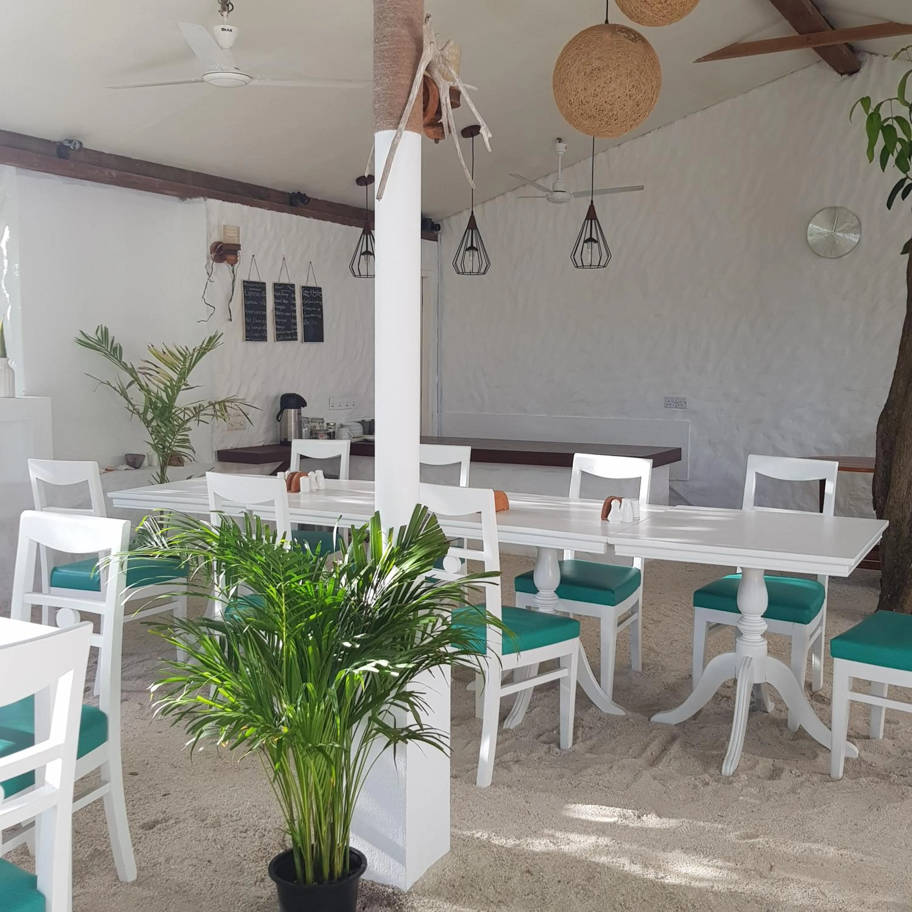 Vaali Maldives Island Escapes & Dive