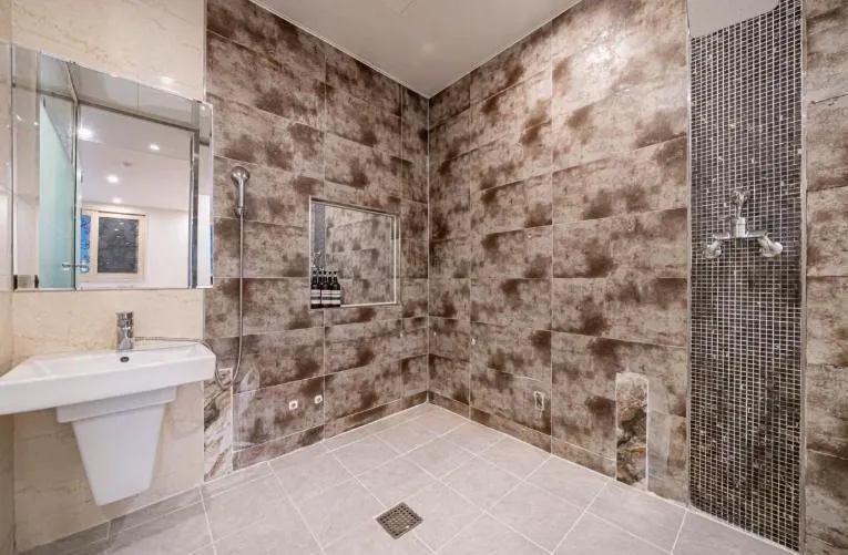 Bathroom in Vov Hotel