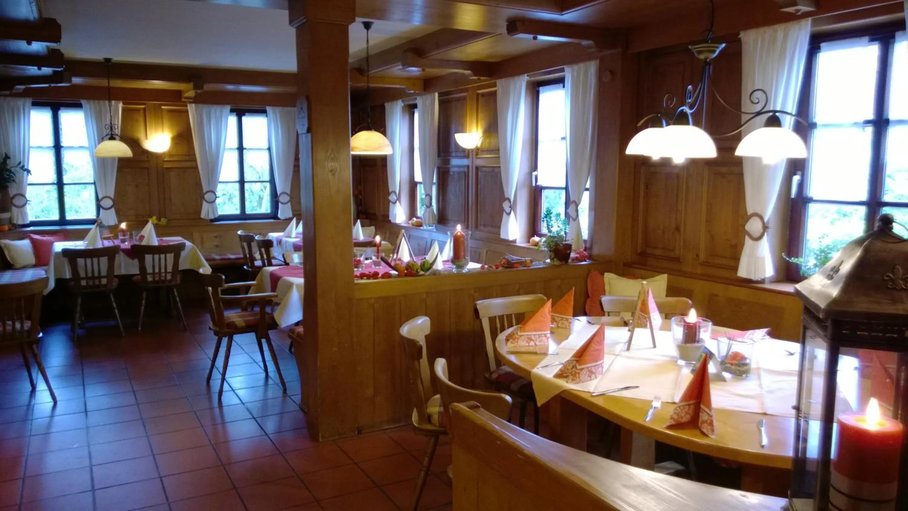 Restaurant/places to eat in Landhotel Vierjahreszeiten