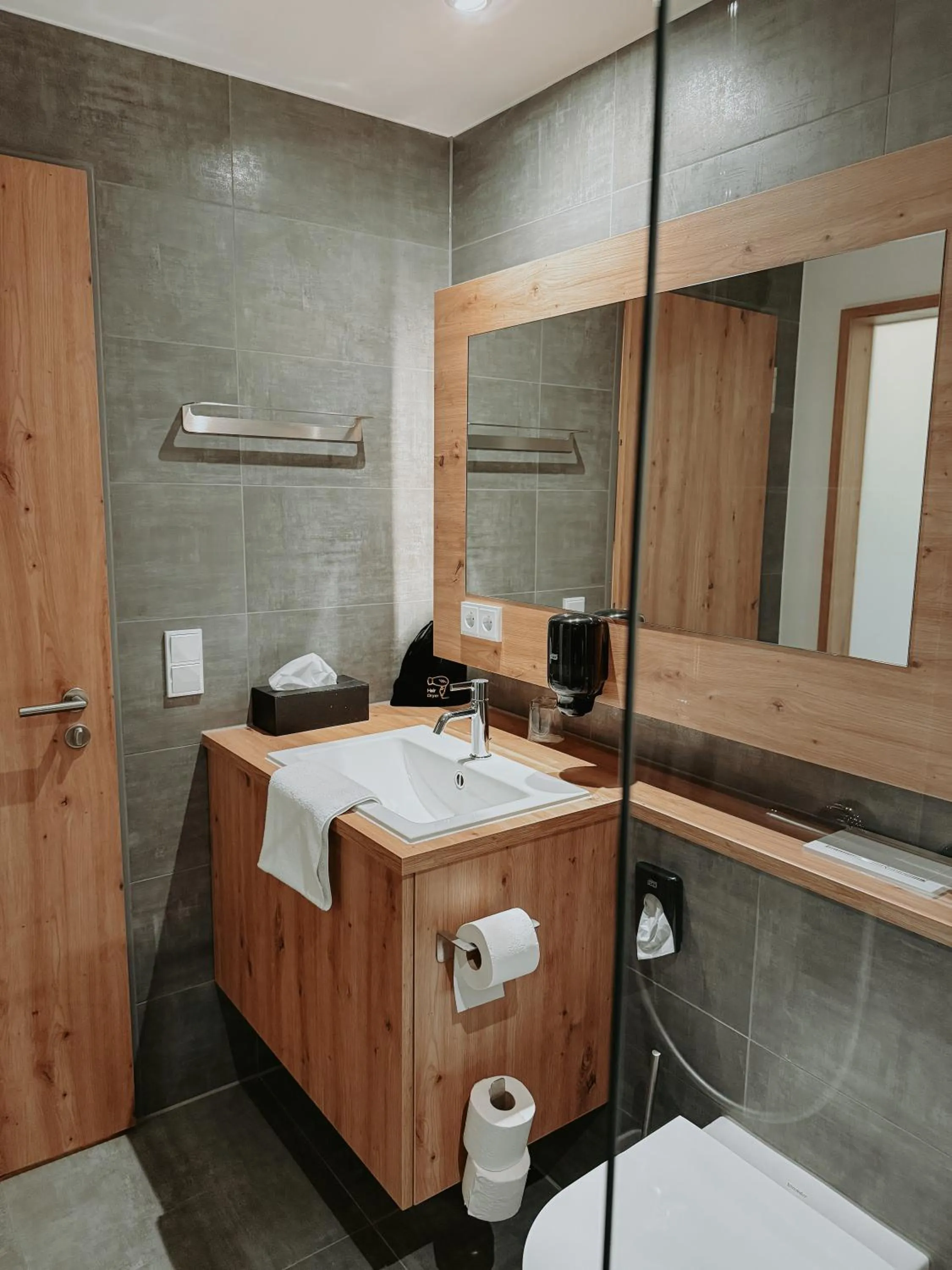 Shower in Kolping-Hotel