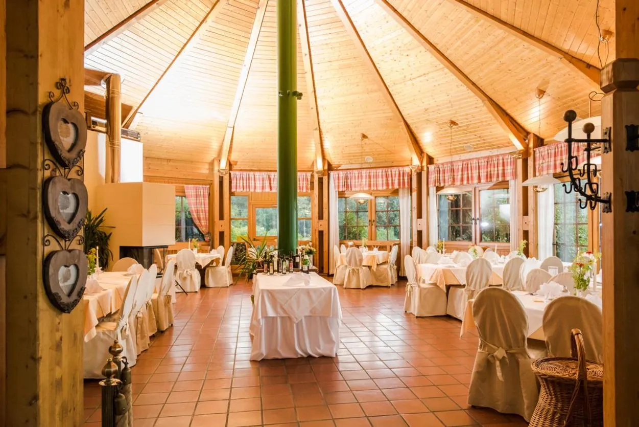 Restaurant/places to eat in Landhotel Wachau - Hotel Garni