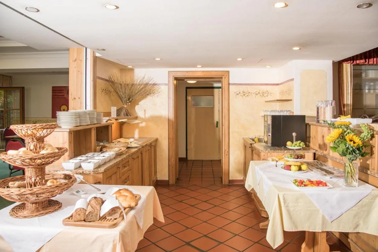 Buffet breakfast in Landhotel Wachau - Hotel Garni