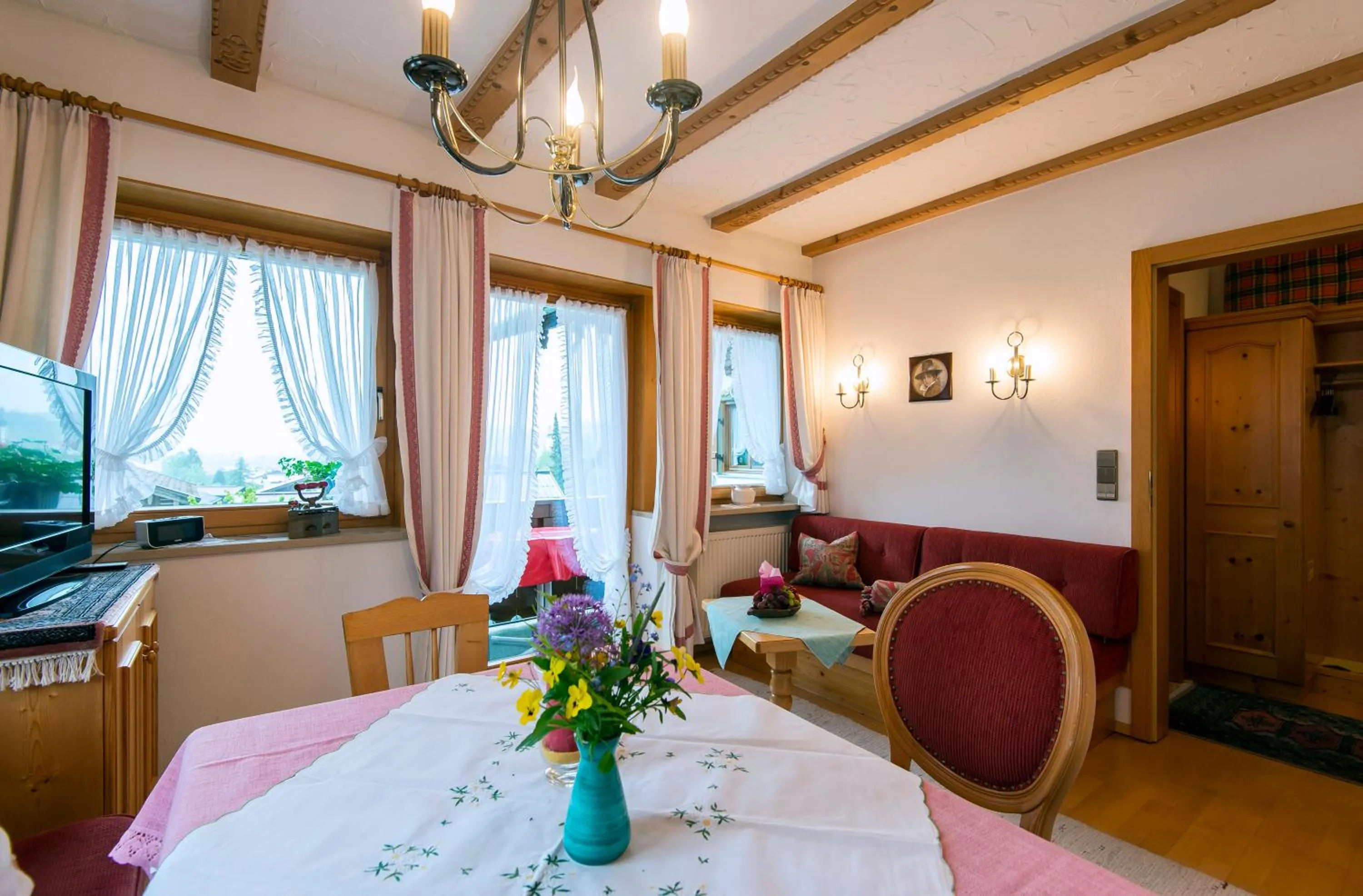 Restaurant/places to eat in Haus Karoline
