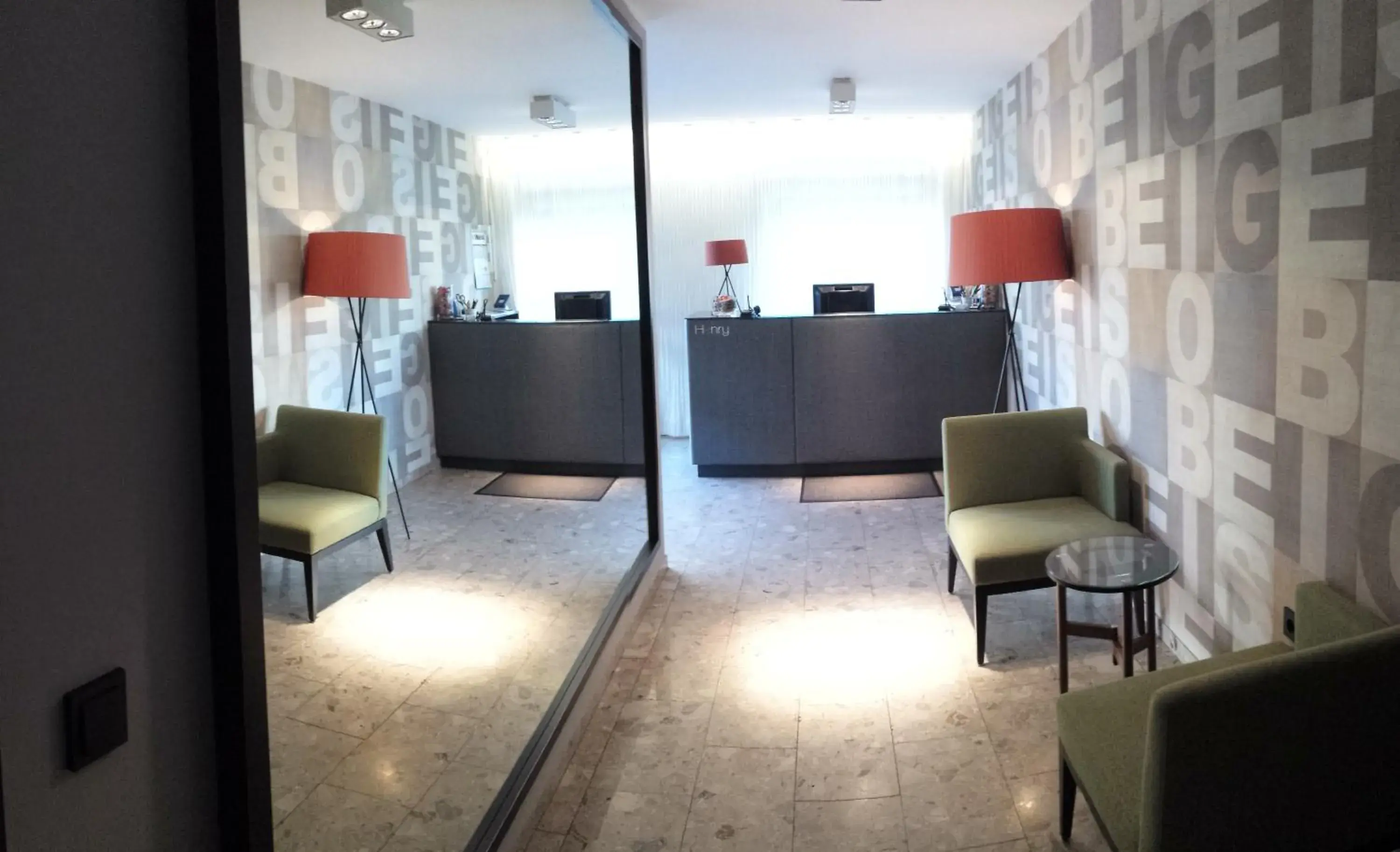Lobby or reception in Hotel Henry Lobby or reception in Hotel Henry