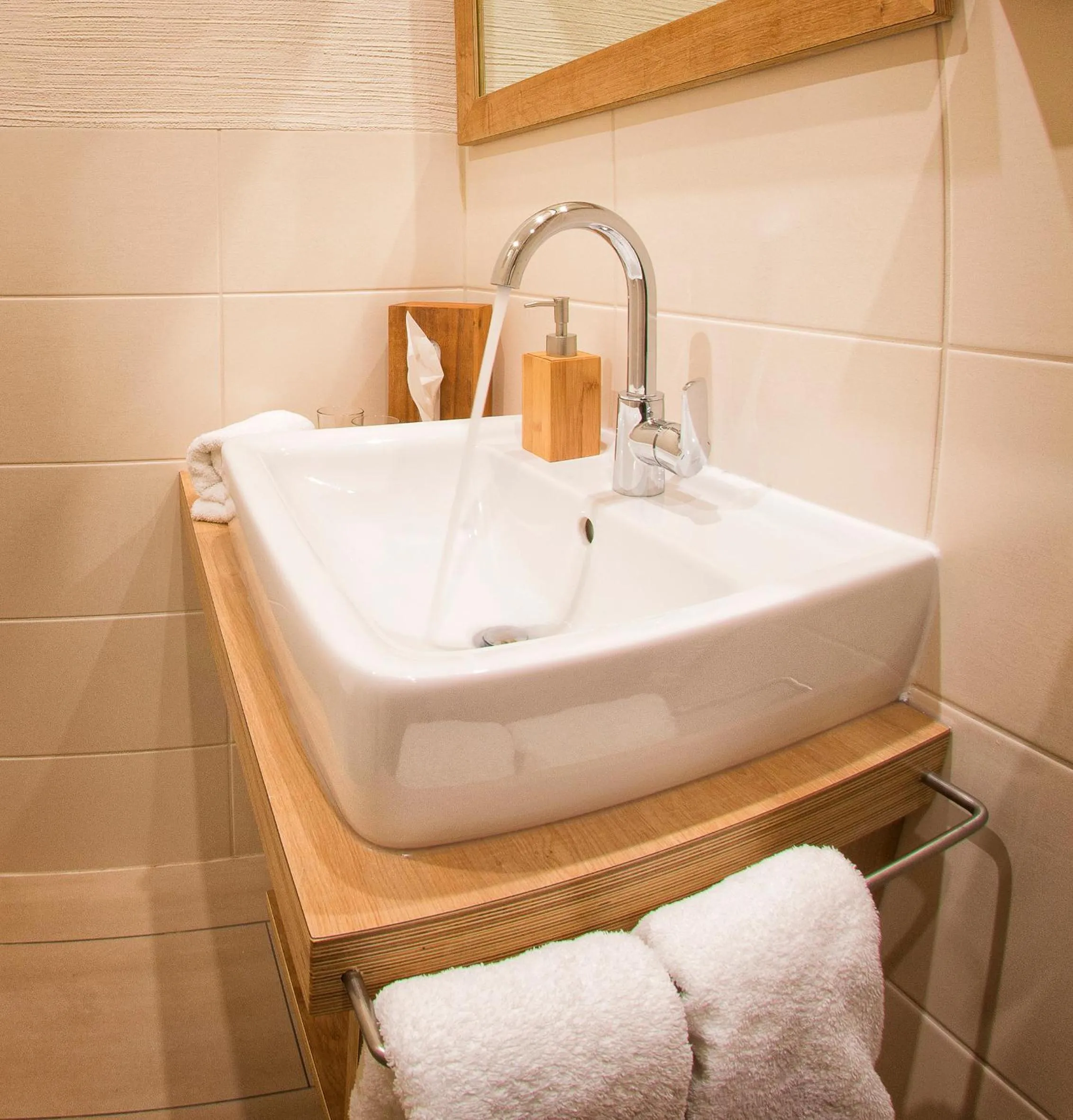 Shower, Bathroom in Hotel-Gasthof Zur Post