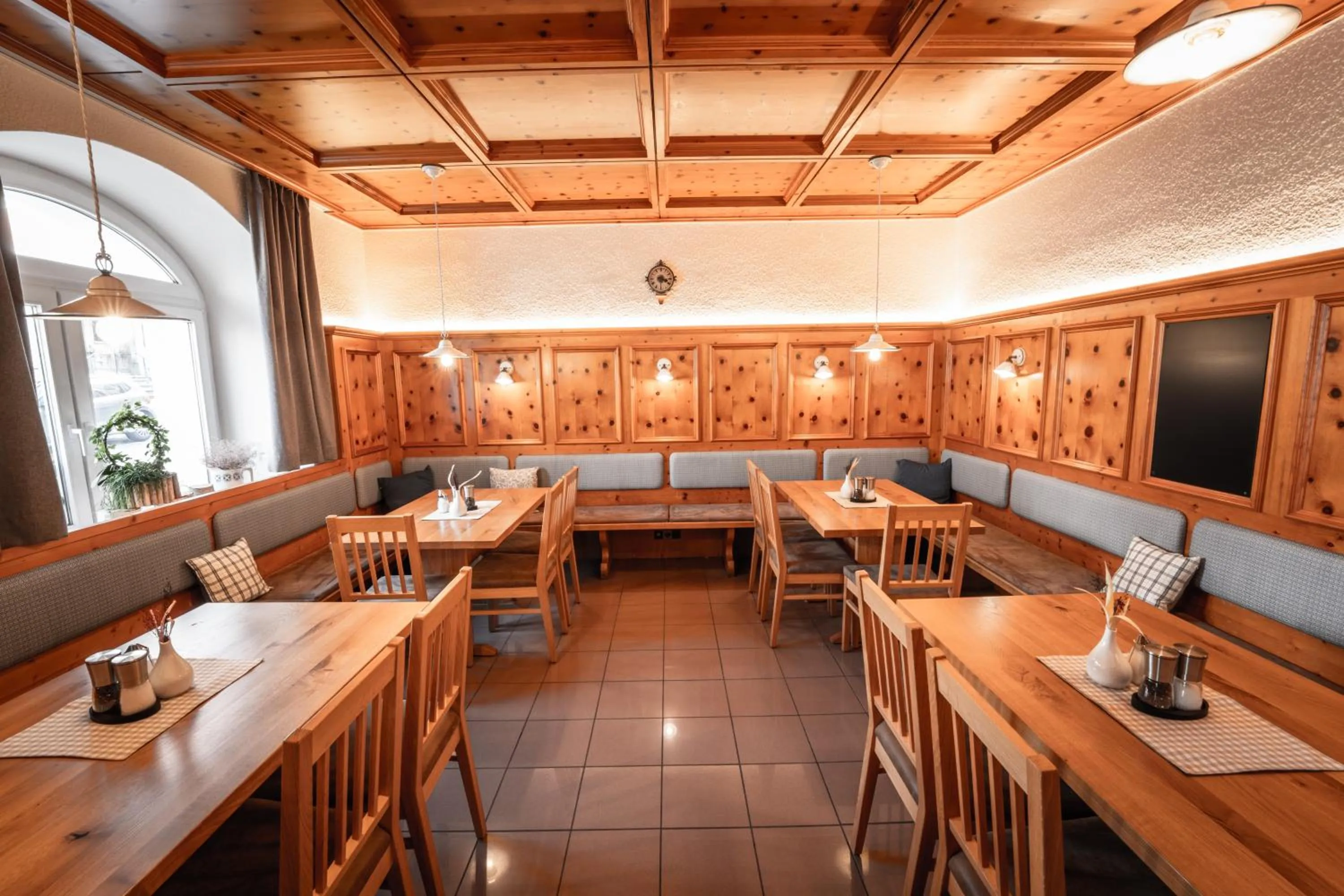 Restaurant/Places to Eat in Hotel-Gasthof Zur Post