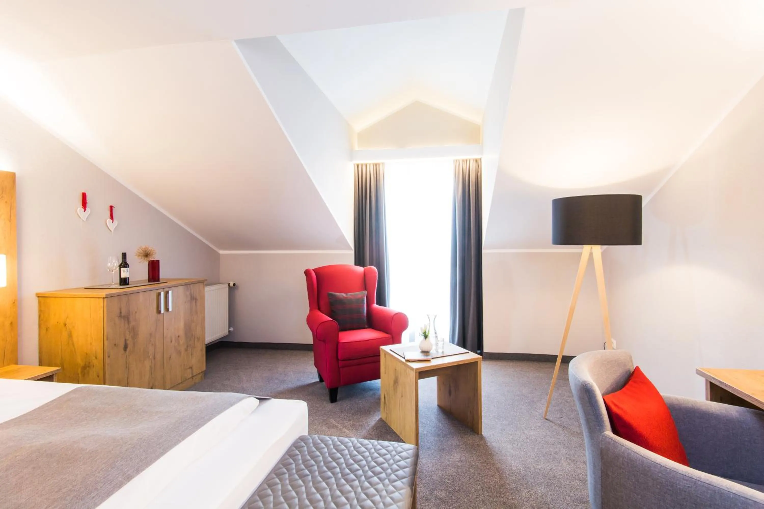 Photo of the whole room, Bed in Hotel-Gasthof Zur Post