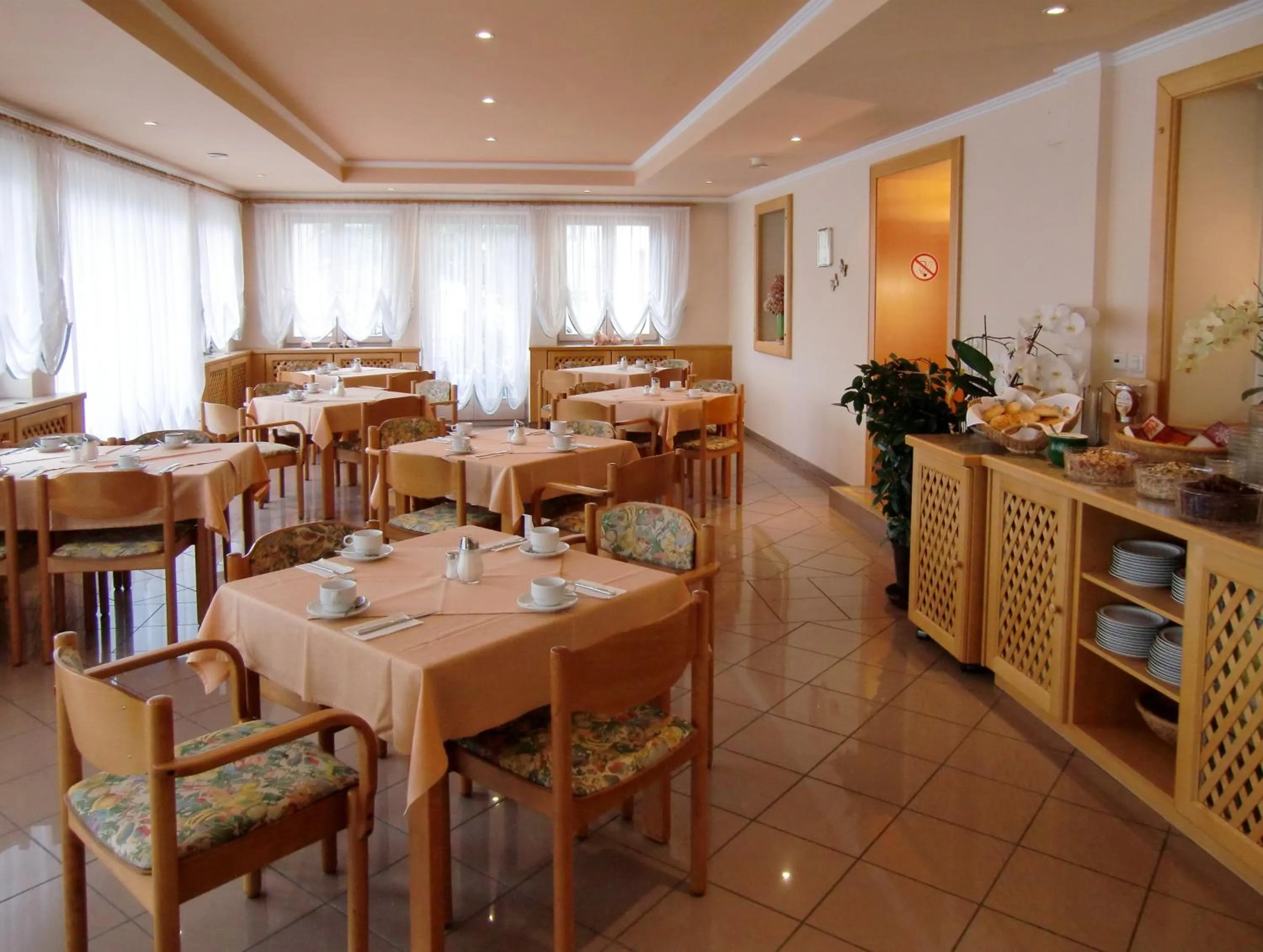 Restaurant/Places to Eat in Hotel-Gasthof Zur Post