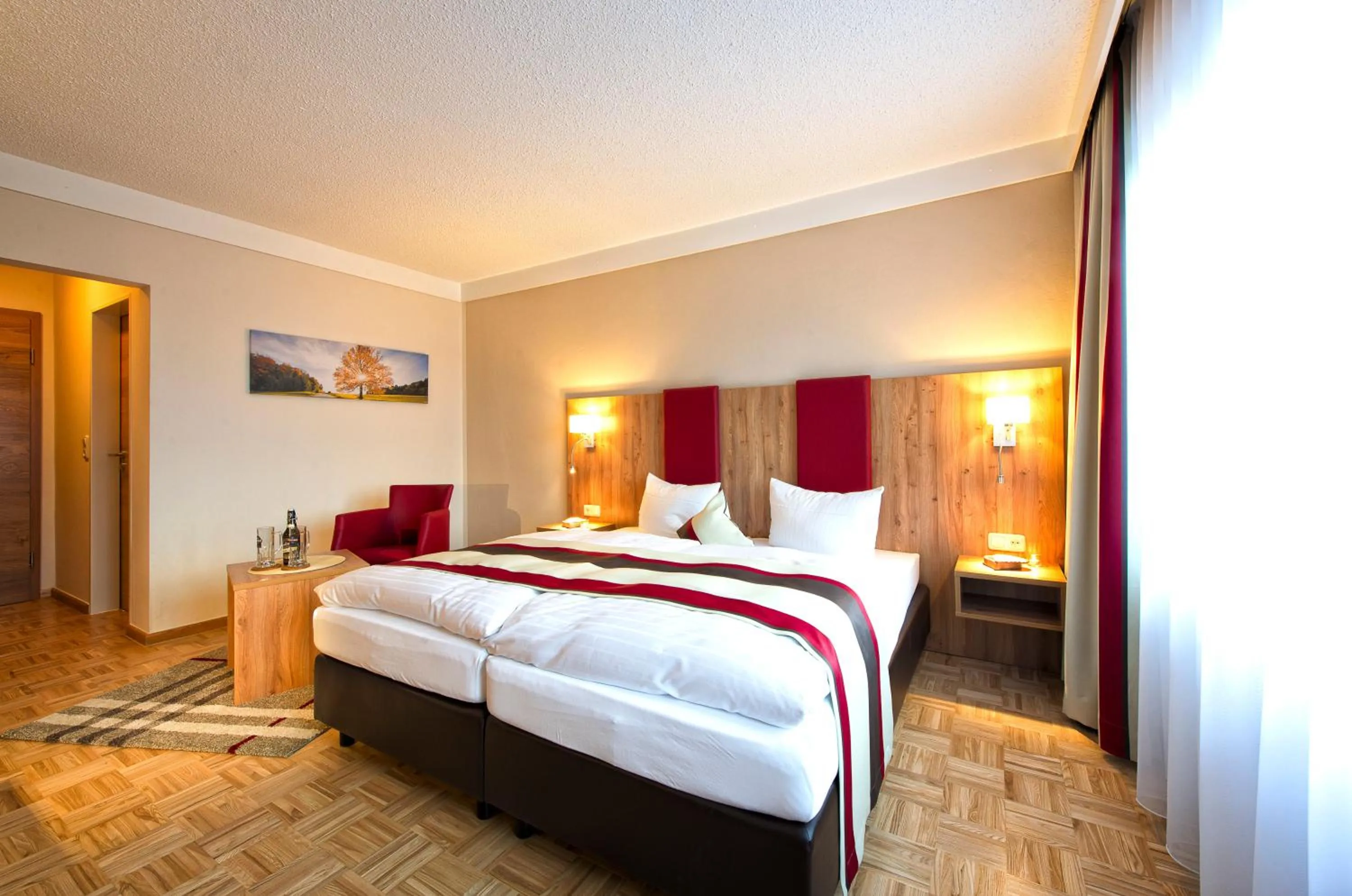 Photo of the whole room, Bed in Hotel-Gasthof Zur Post