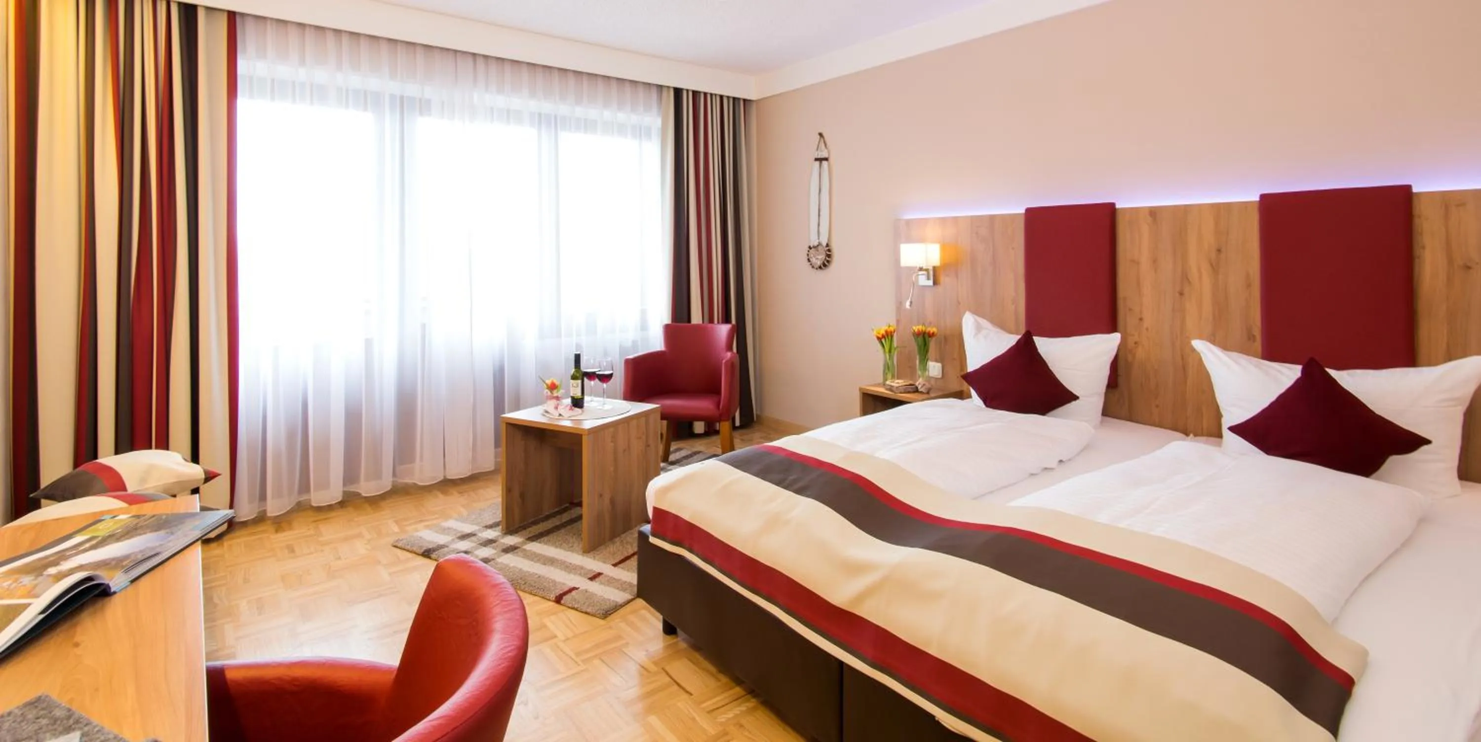 Photo of the whole room, Bed in Hotel-Gasthof Zur Post