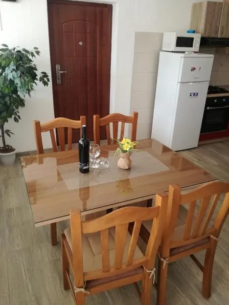 Dining area in Apartments Klanac