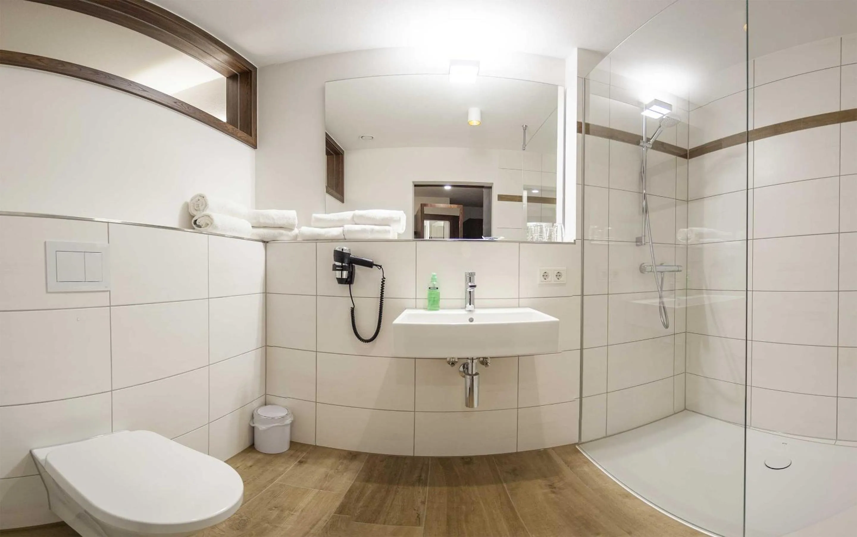 Shower in Hotel-Gasthof Krone