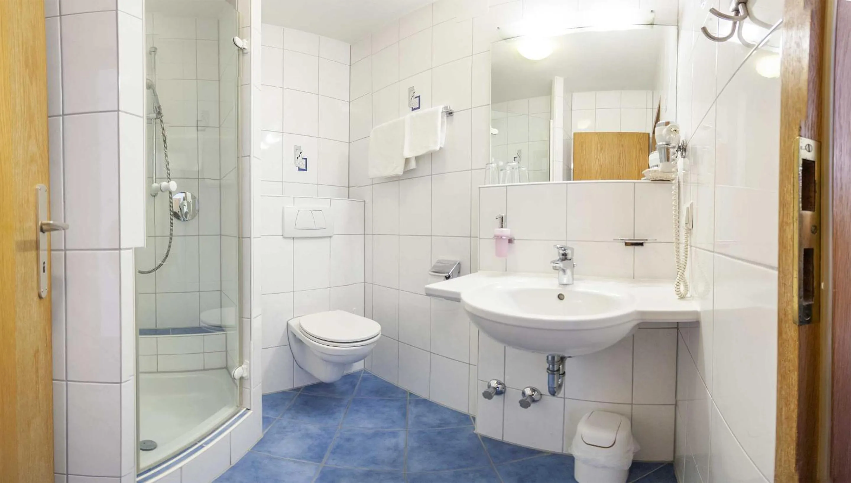 Shower in Hotel-Gasthof Krone