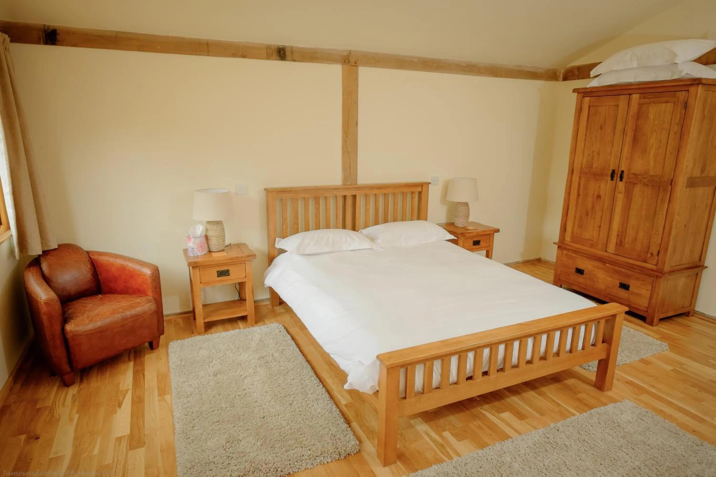 Executive King Room - single occupancy in Sabine Barn