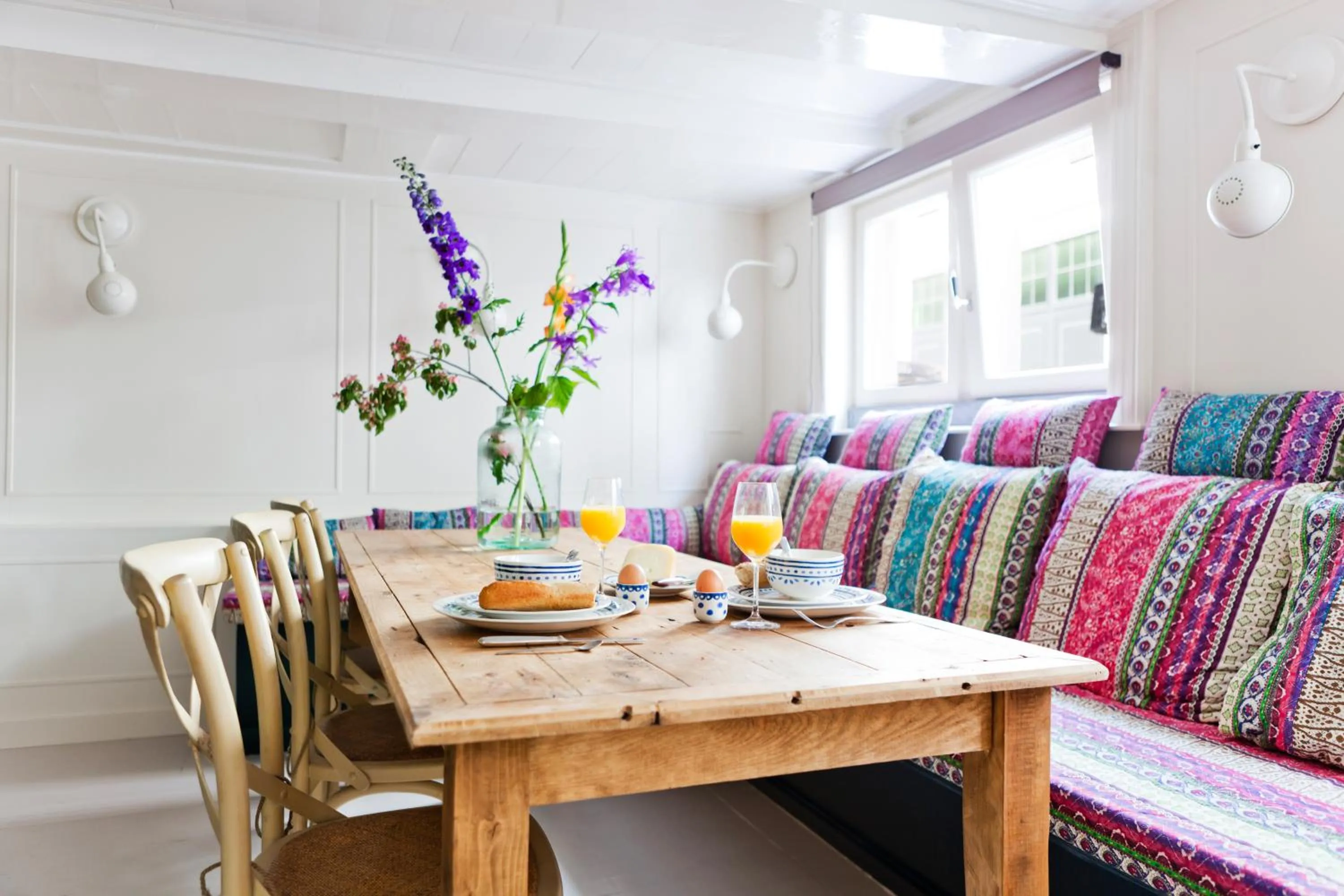 Dining area in Luna's Hideaway