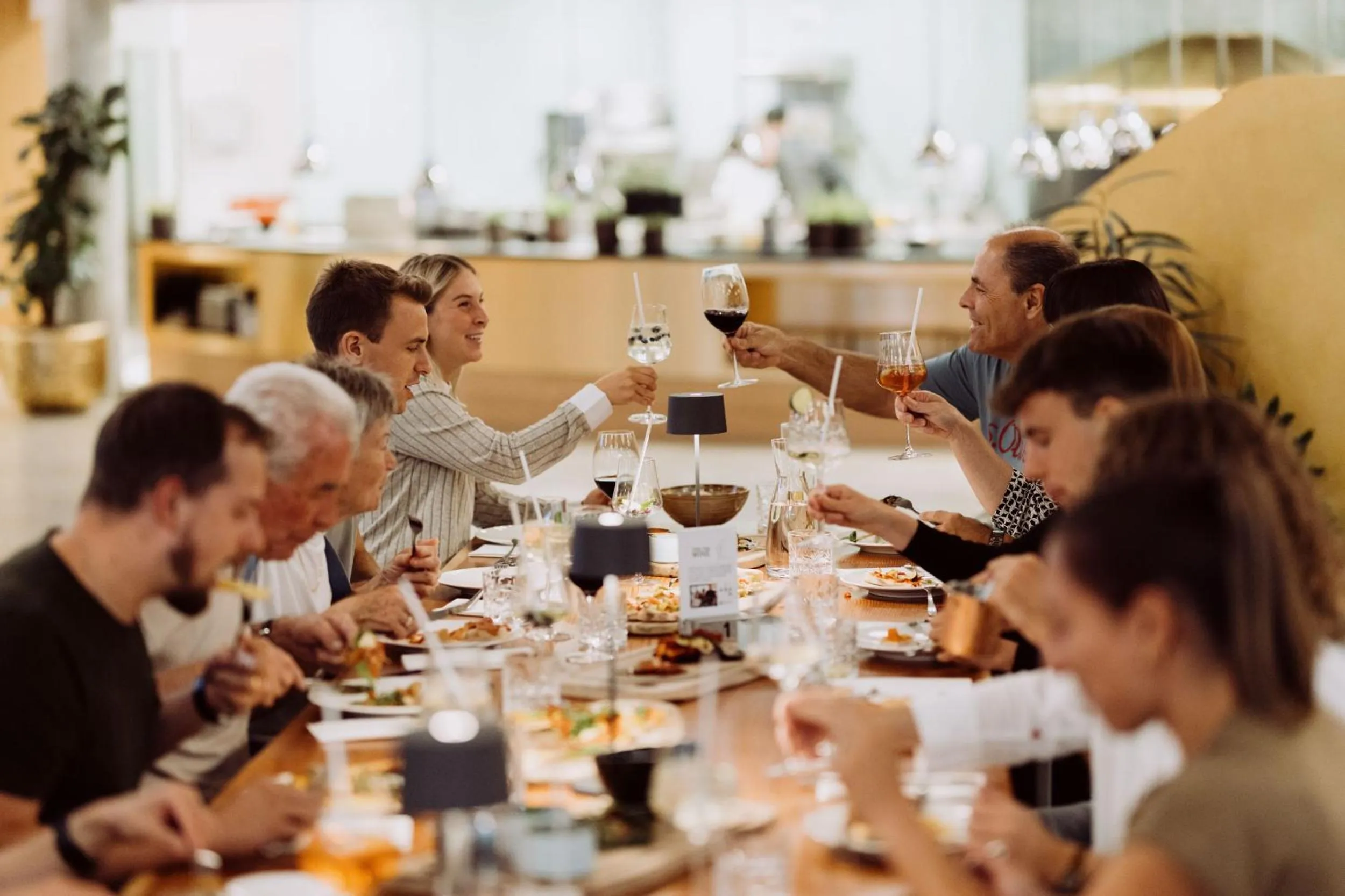 Restaurant/places to eat in FIRMAMENT Hotel