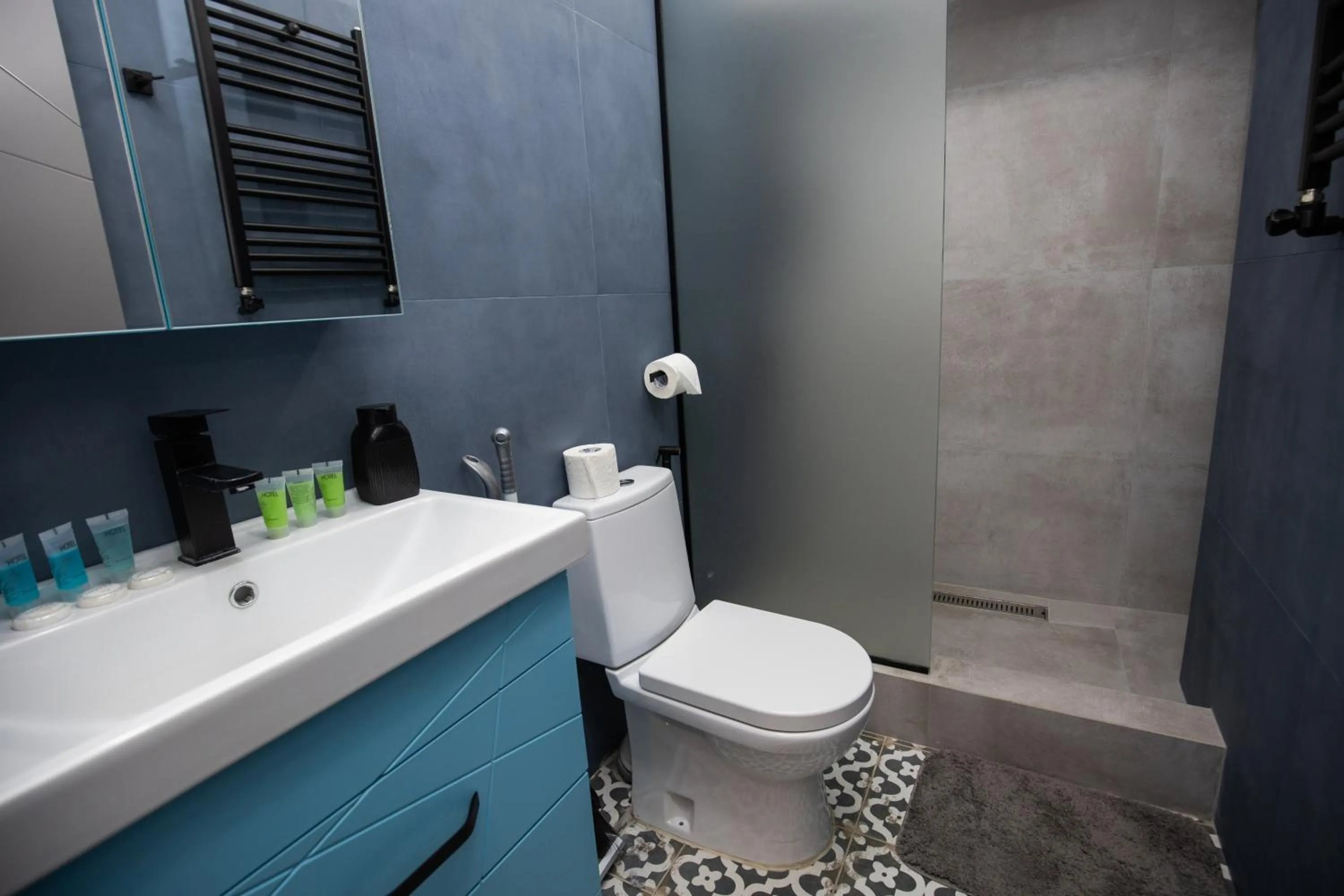 Shower in Hotel Tigran Mets Yerevan