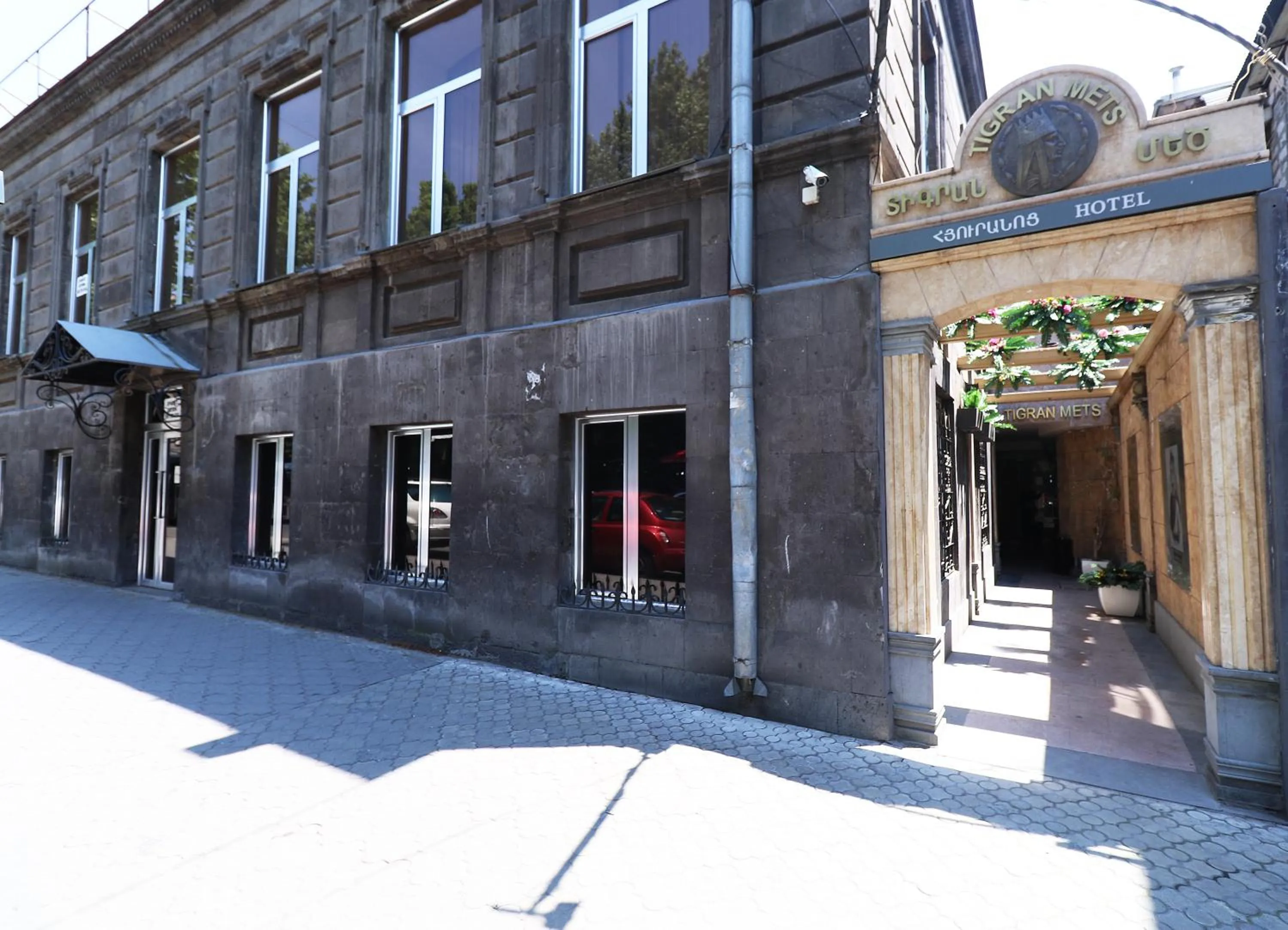 Property building in Hotel Tigran Mets Yerevan
