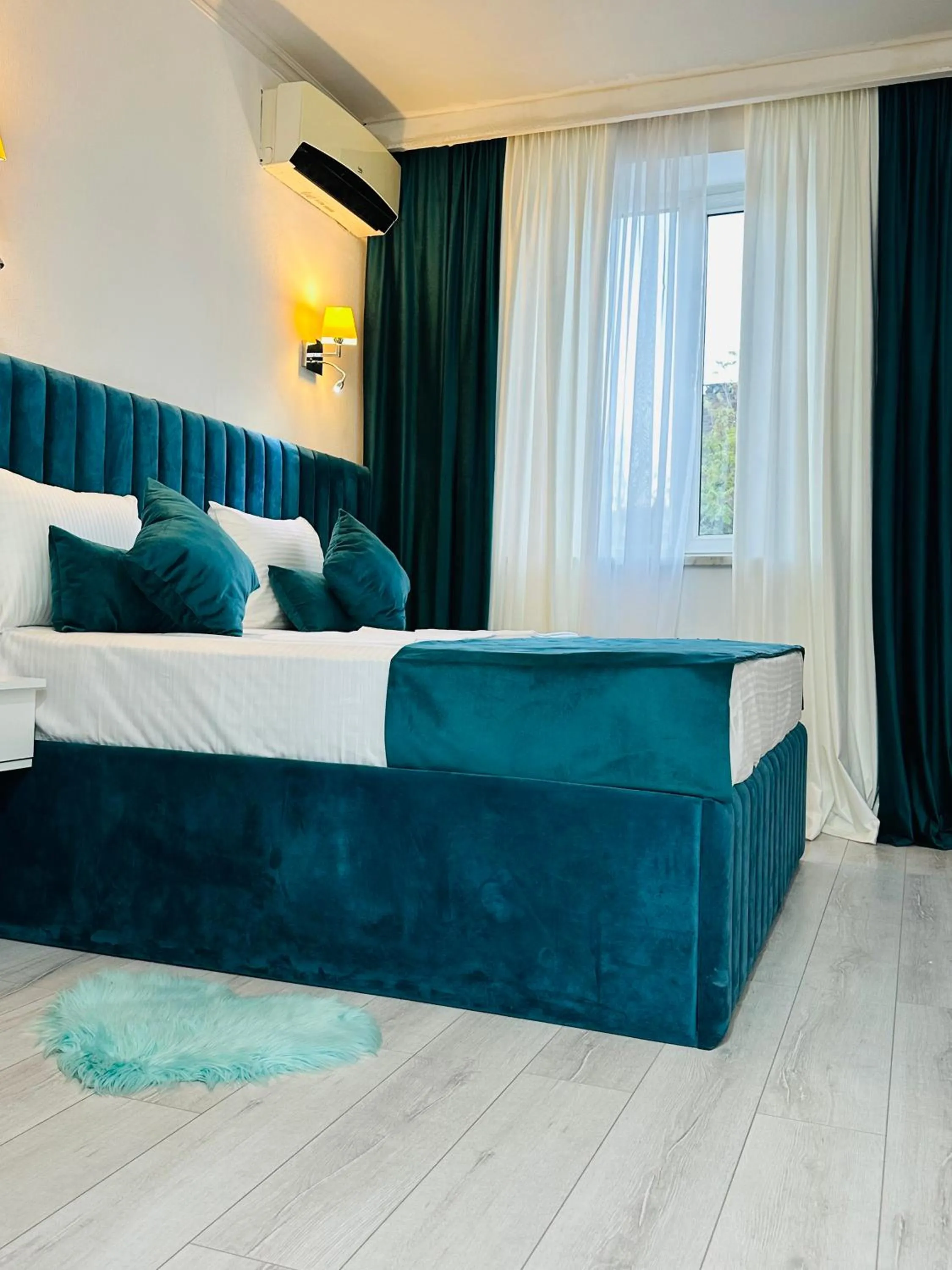 Bedroom, Bed in Hotel Tigran Mets Yerevan