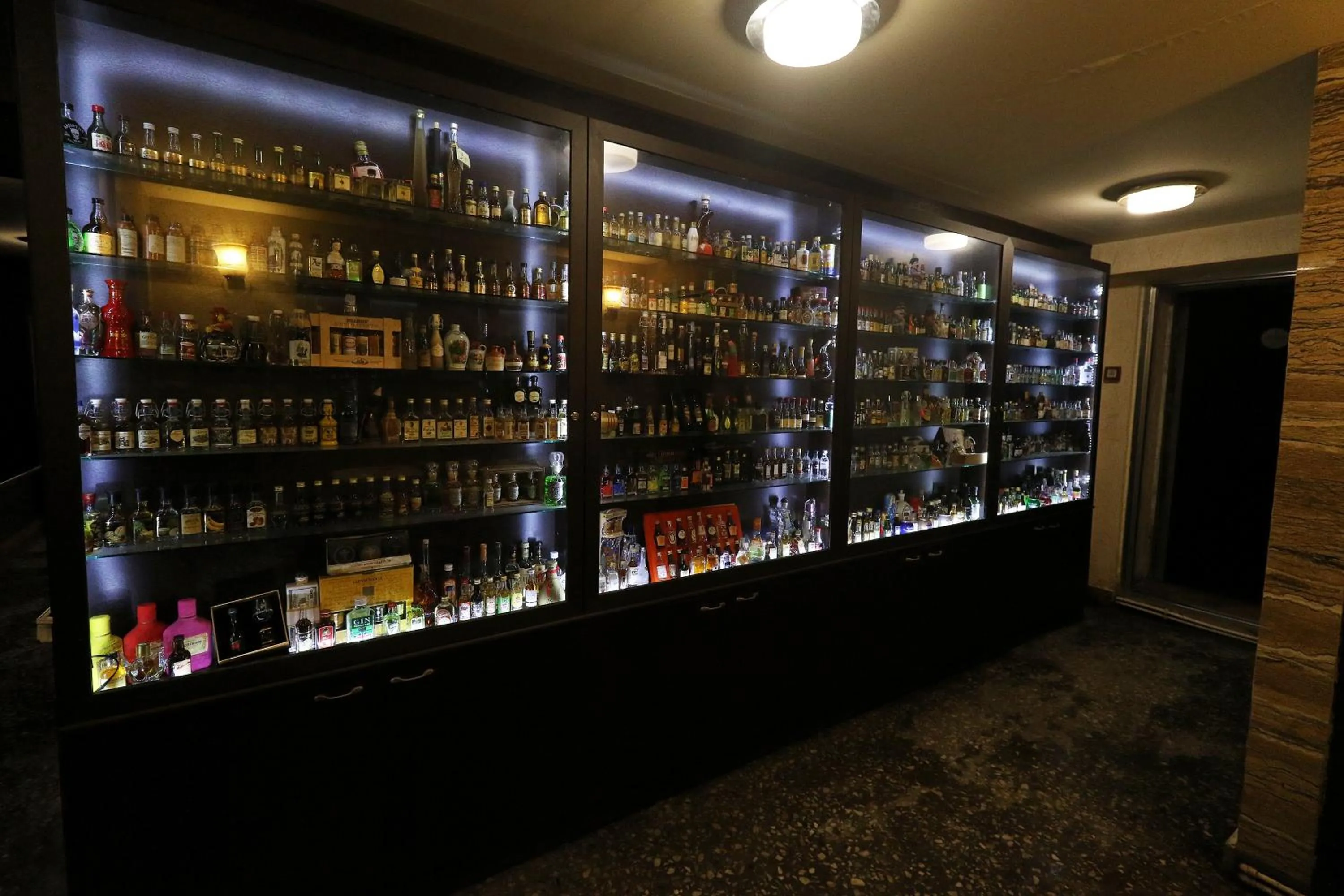 Restaurant/places to eat in Hotel Tigran Mets Yerevan