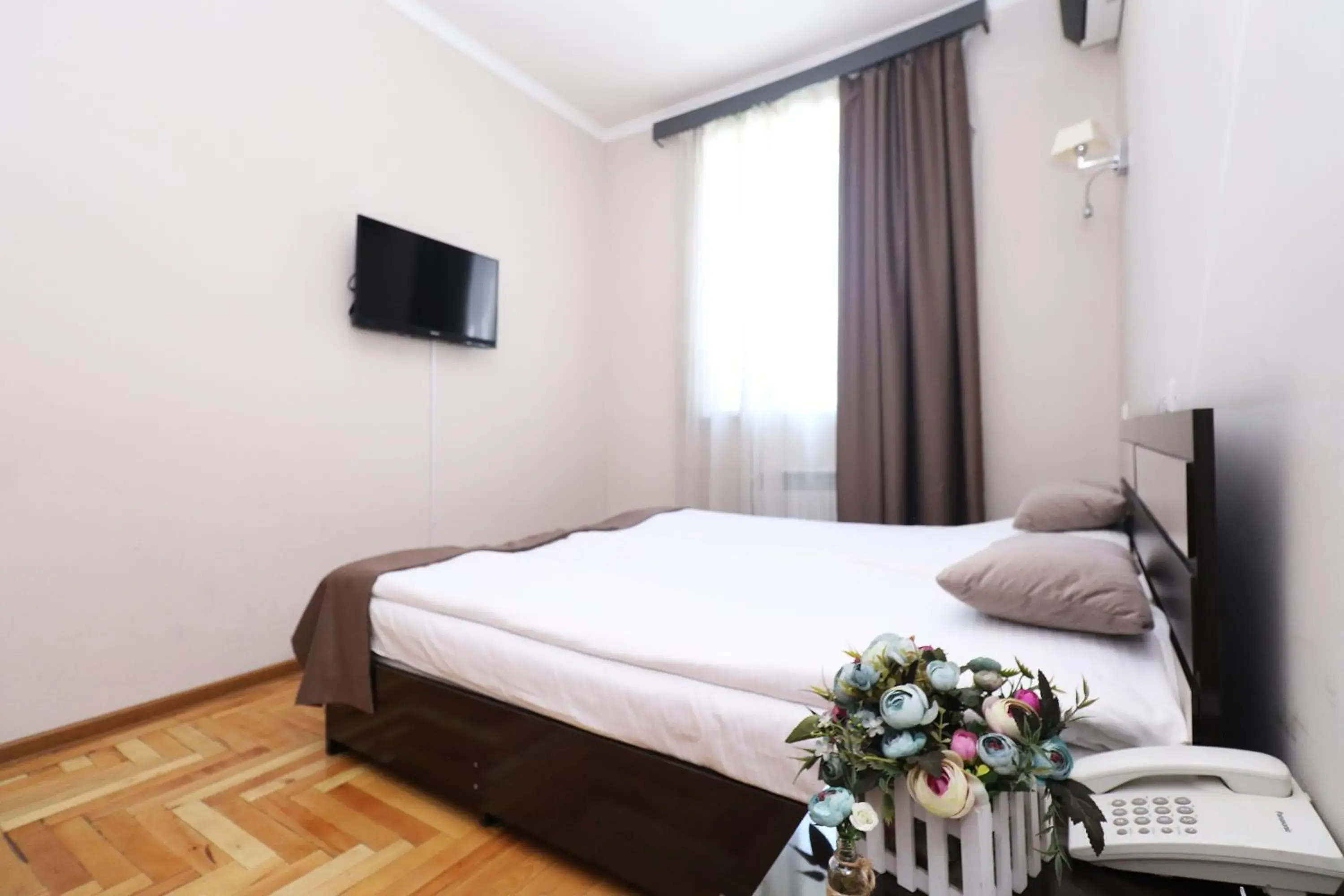 Double or Twin Room - single occupancy in Hotel Tigran Mets Yerevan Double or Twin Room - single occupancy in Hotel Tigran Mets Yerevan