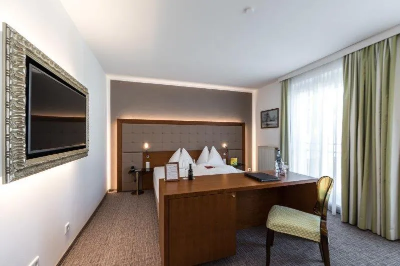 Bed in GORITSCHNIGGs Hotel - Self Check-In