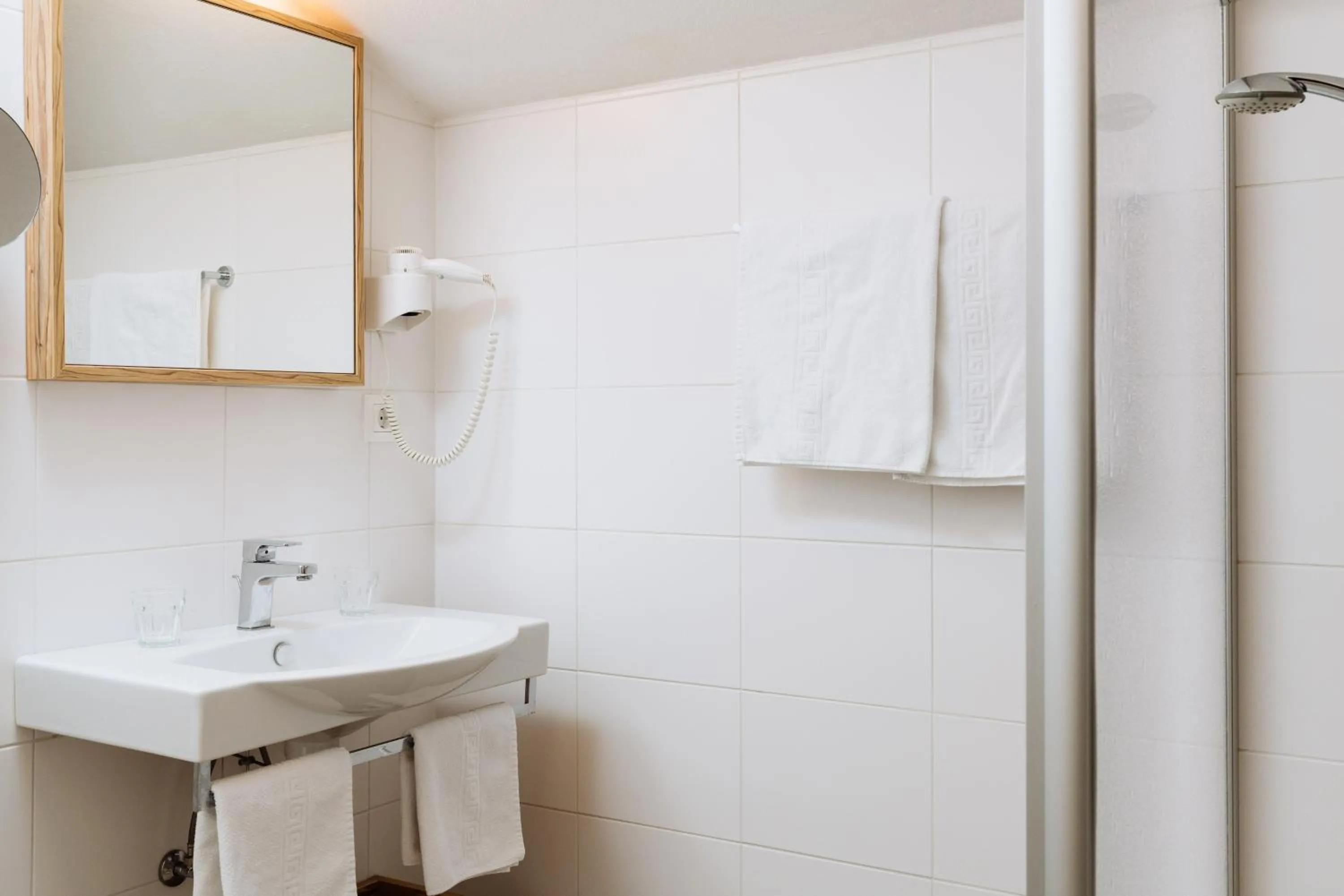 Shower in Hotel Kögele bei Innsbruck Axamer Lizum