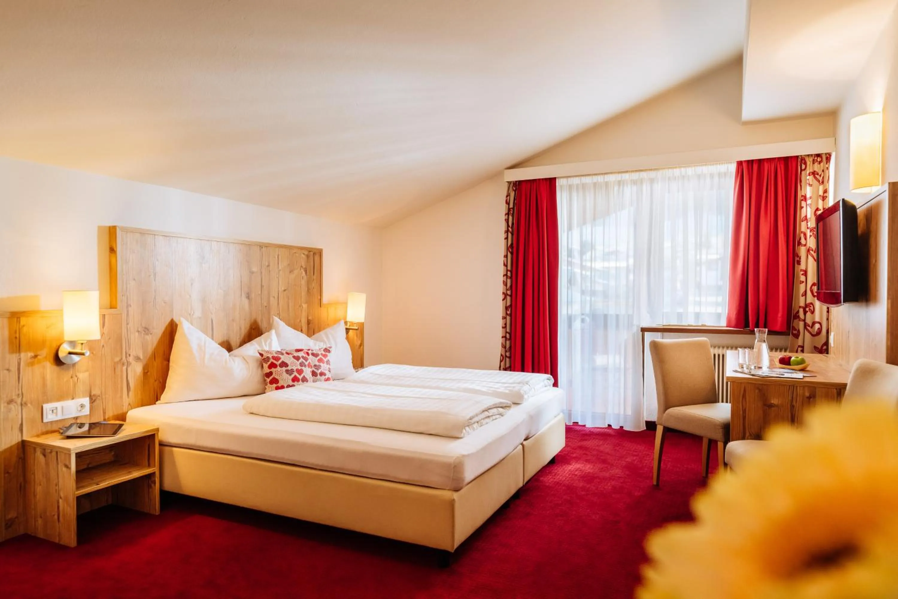 Bed in Hotel Kögele bei Innsbruck Axamer Lizum